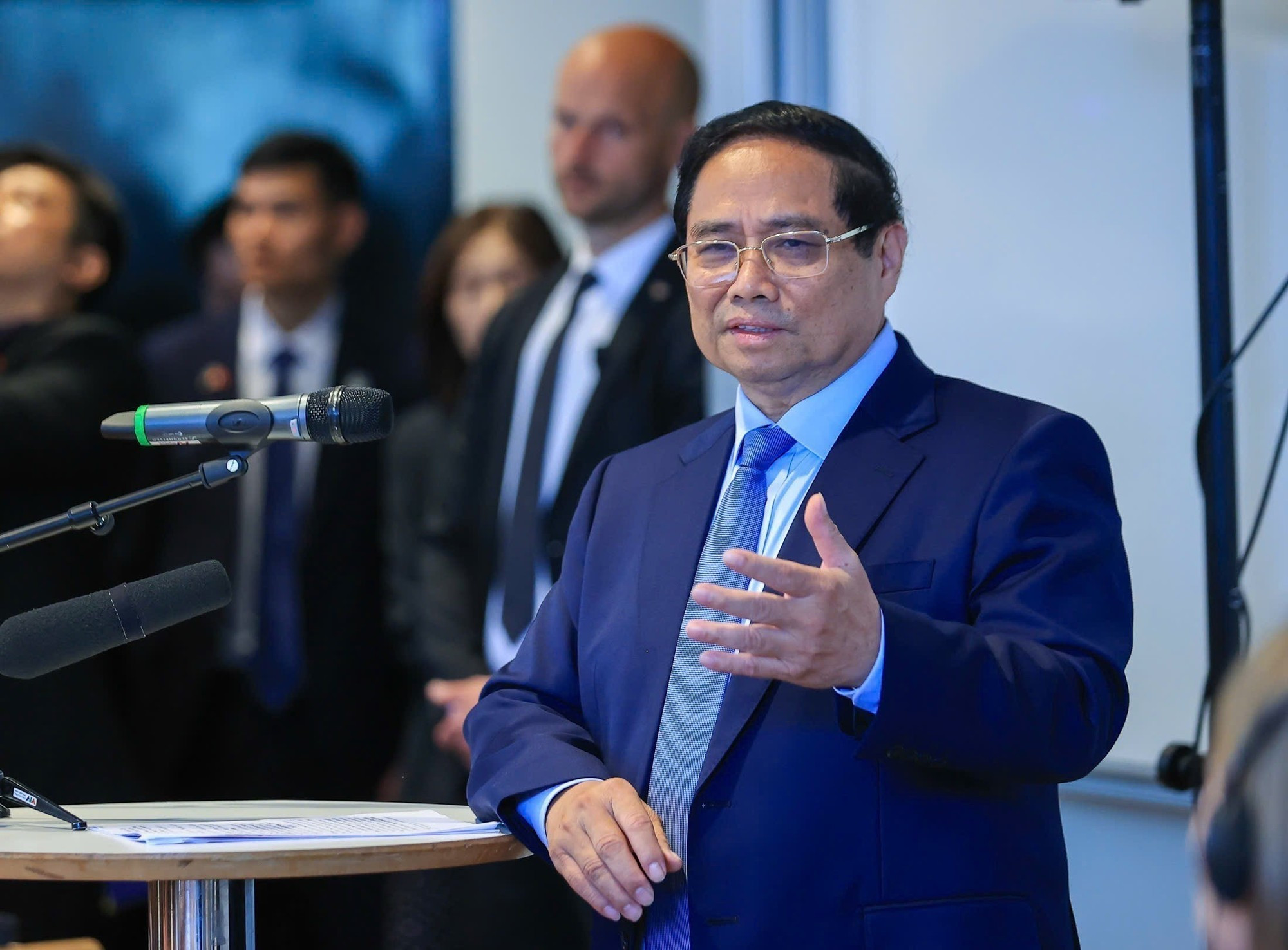 El primer ministro de Vietnam, Pham Minh Chinh, habla en la cita.