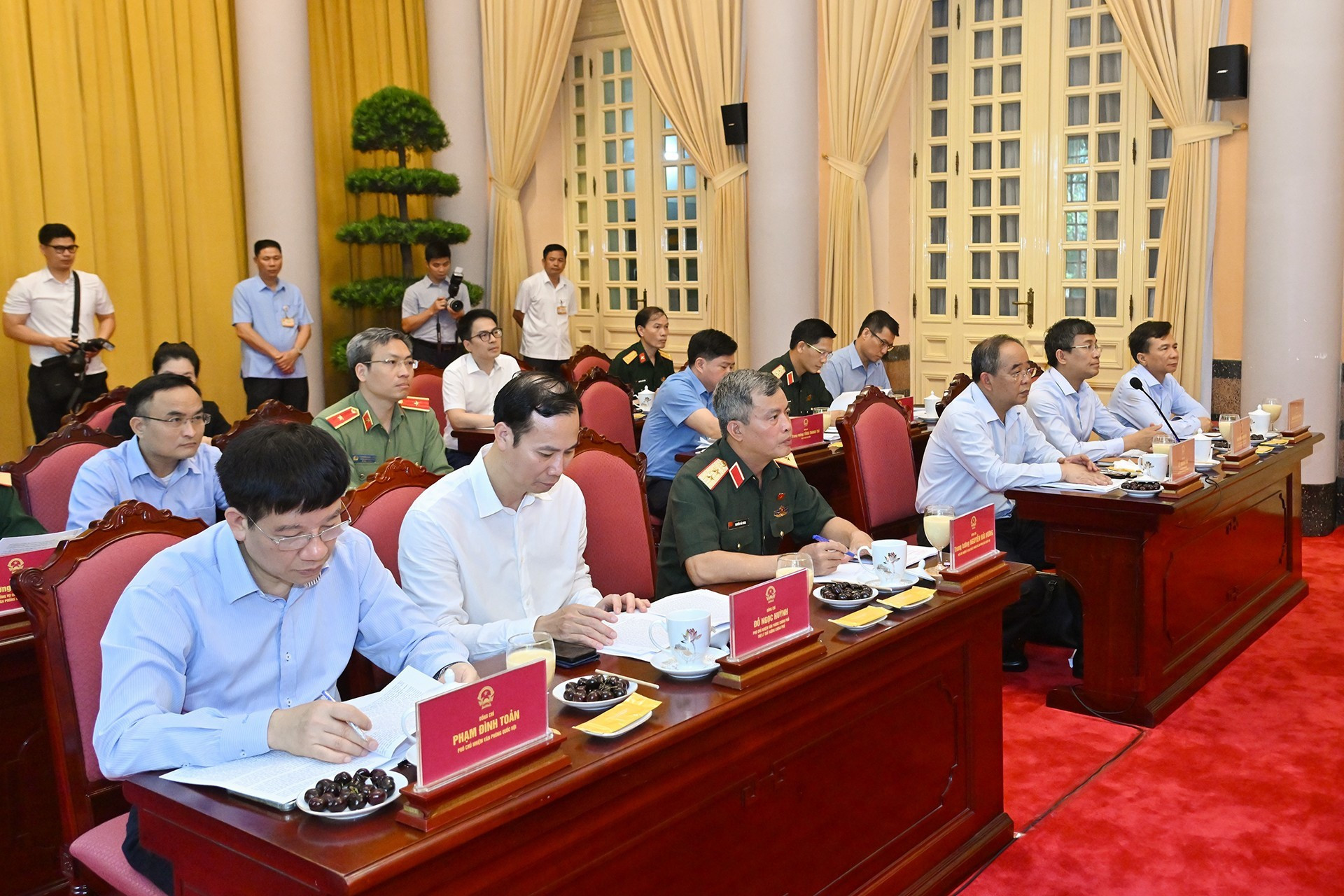 Asistentes a la cita.