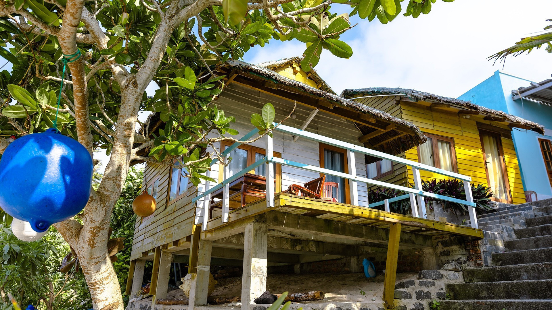 Una casa construida justo en la playa. Una casa construida justo en la playa.