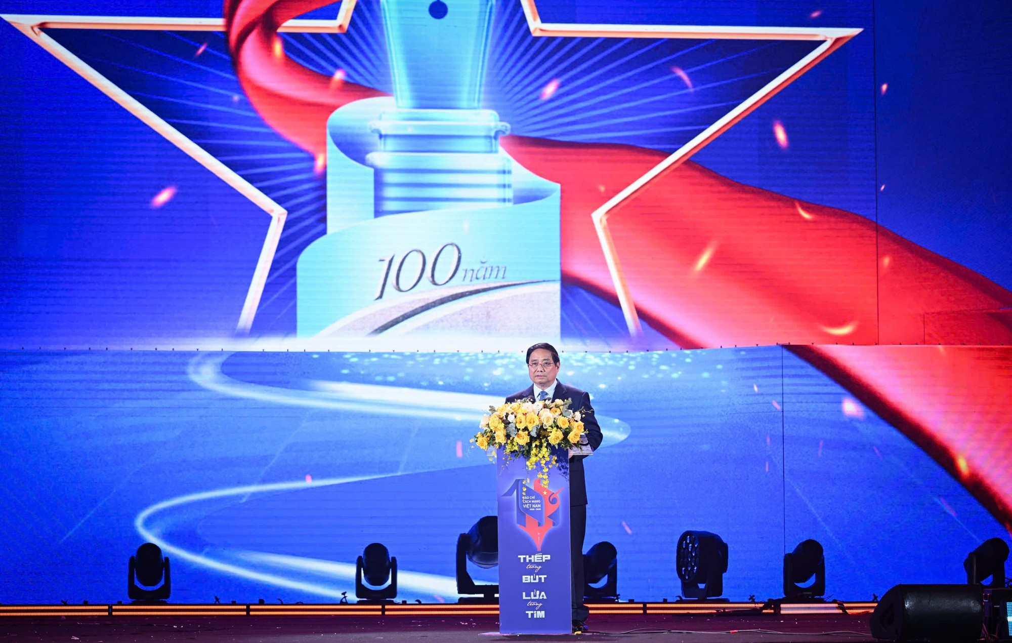 El primer ministro Pham Minh Chinh interviene en la cita.