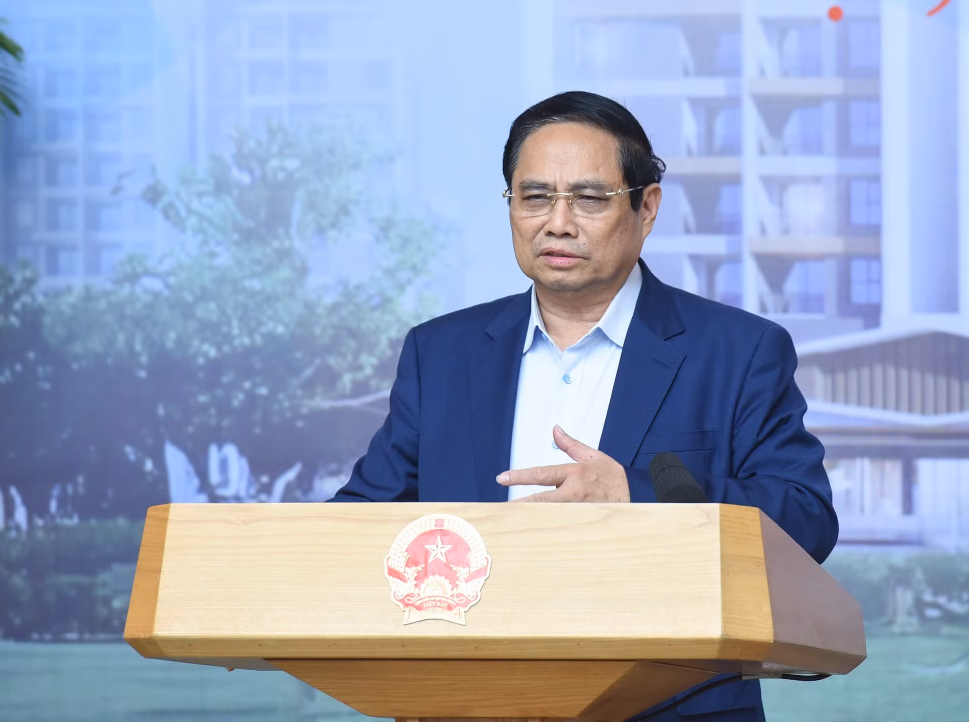 El primer ministro de Vietnam, Pham Minh Chinh, habla en el evento.