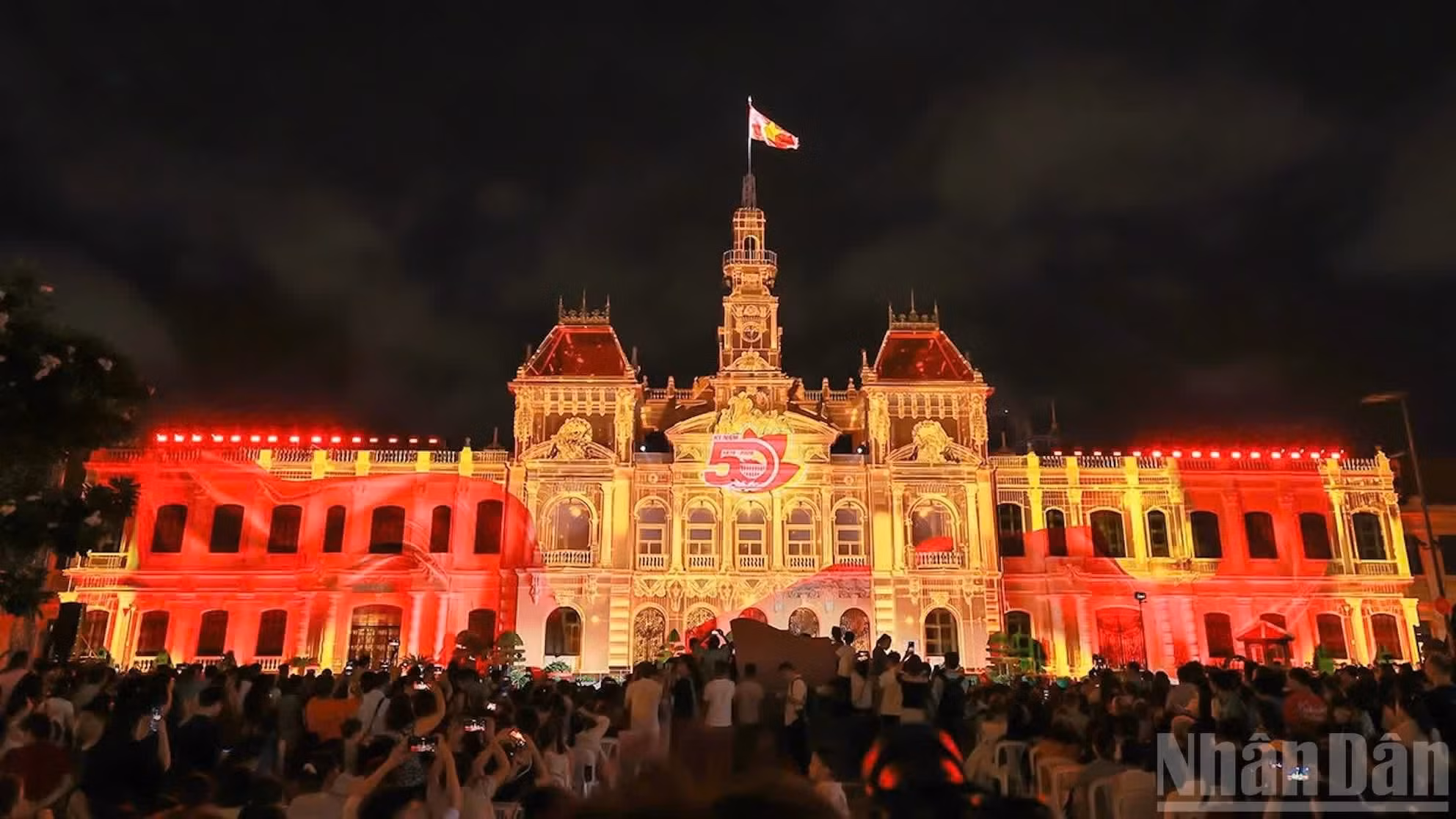 [Foto] Espectacular espectáculo de mapping 3D por 50 años de rebautizo de Ciudad Ho Chi Minh