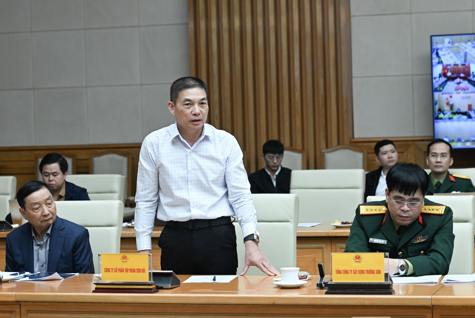 Representante del Grupo Son Hai habla en la cita.