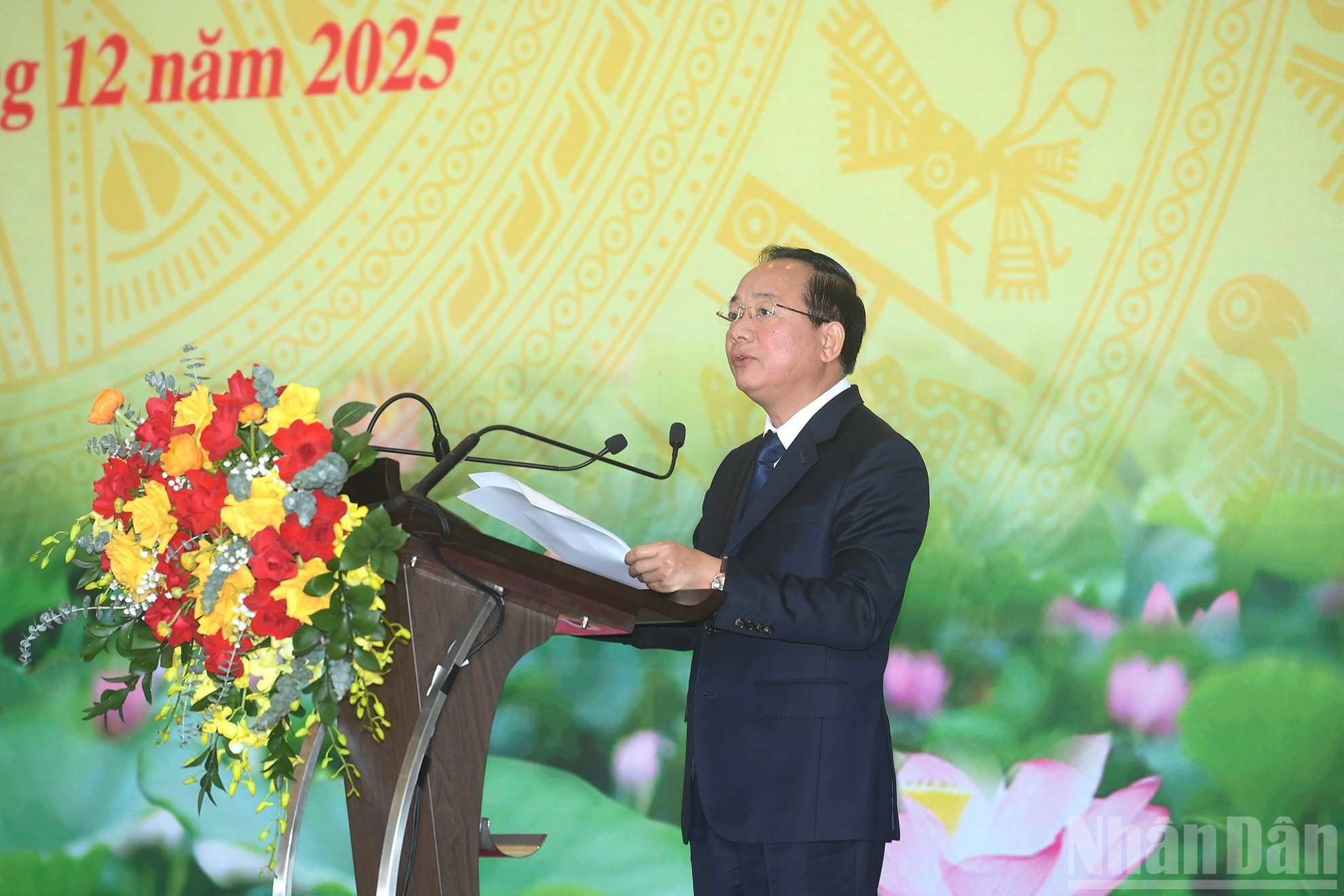 Trinh Van Quyet, secretario del Comité Central del PCV y jefe de su Comisión de Propaganda y Movilización de Masas, interviene en la actividad.
