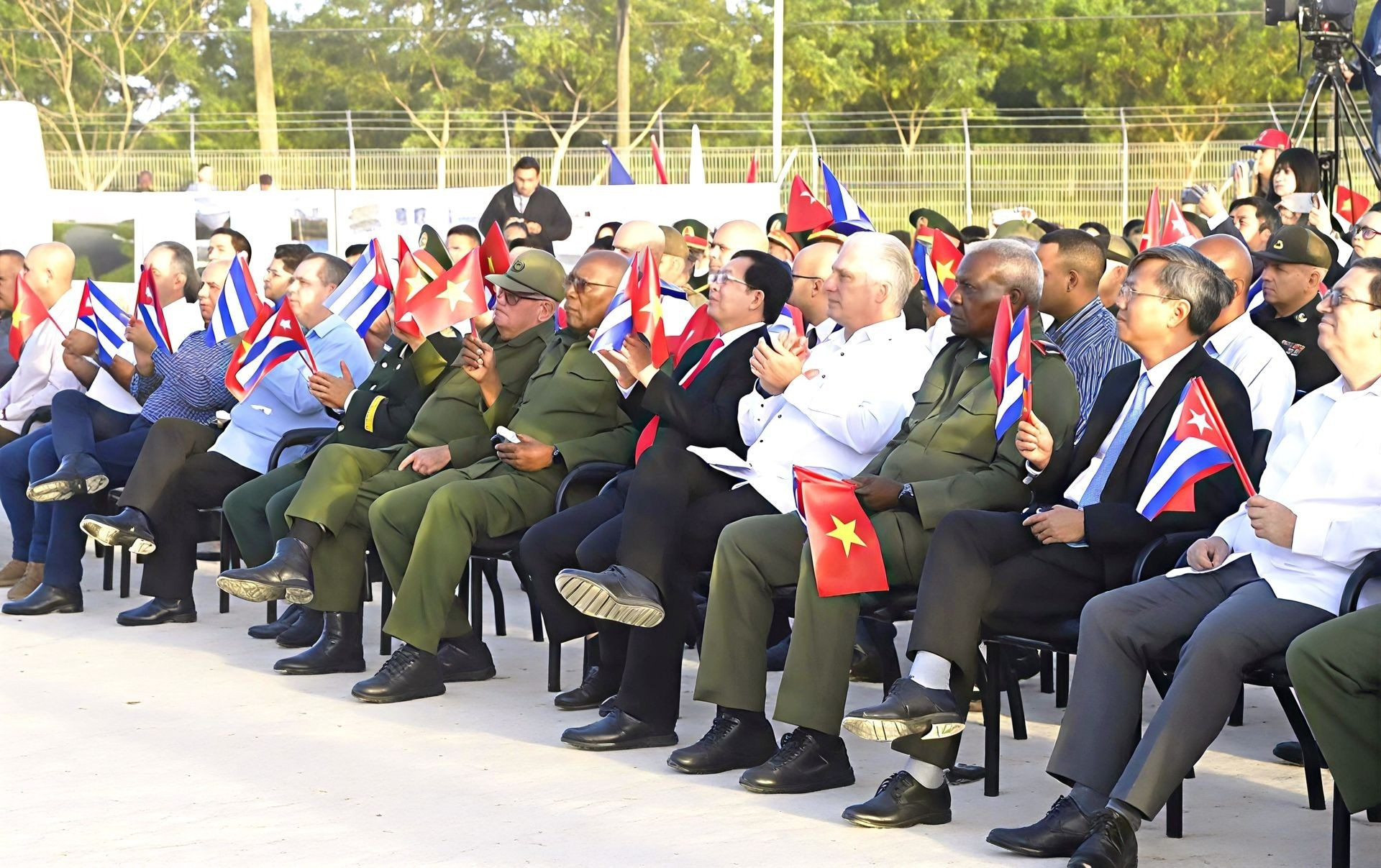 Asistentes a la cita.