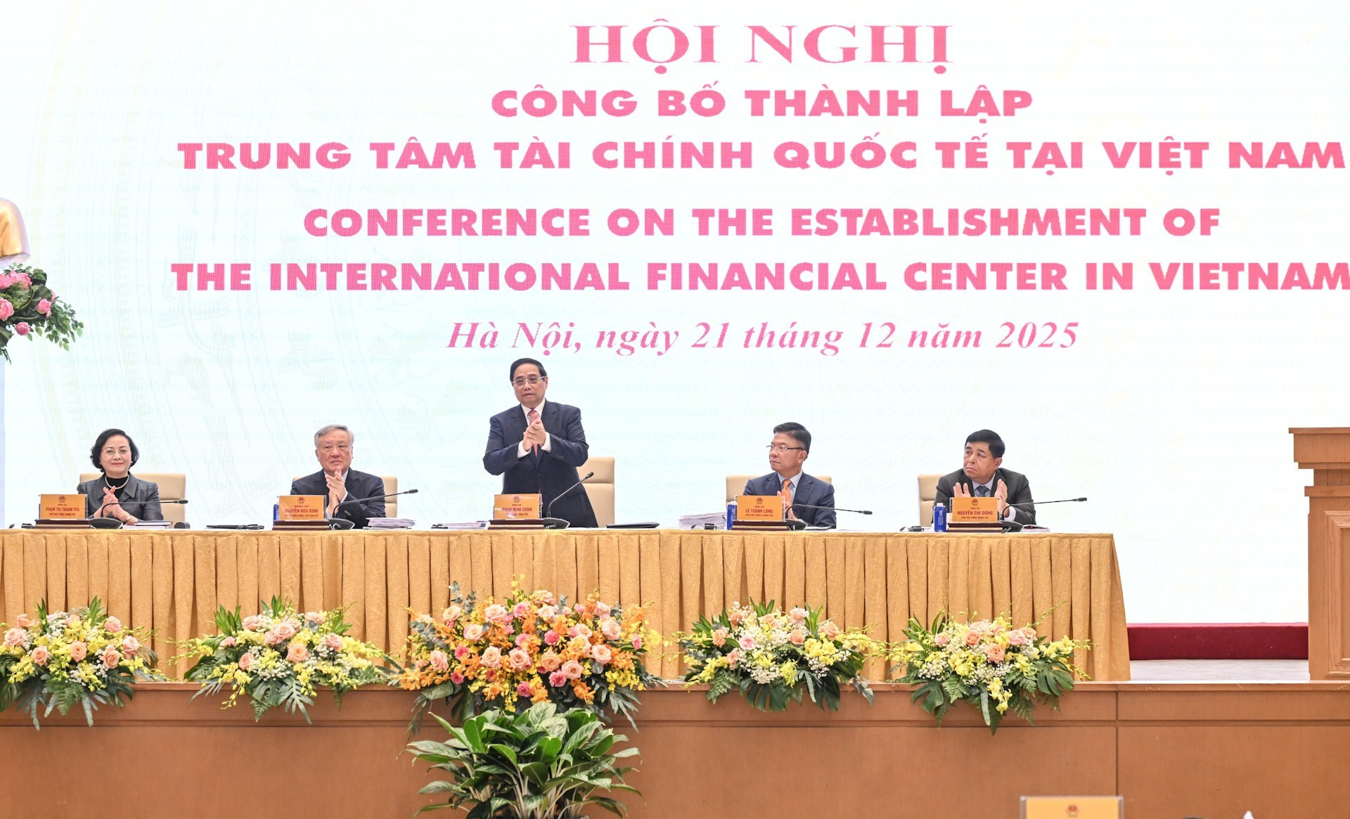 El primer ministro de Vietnam, Pham Minh Chinh, asiste a la cita.