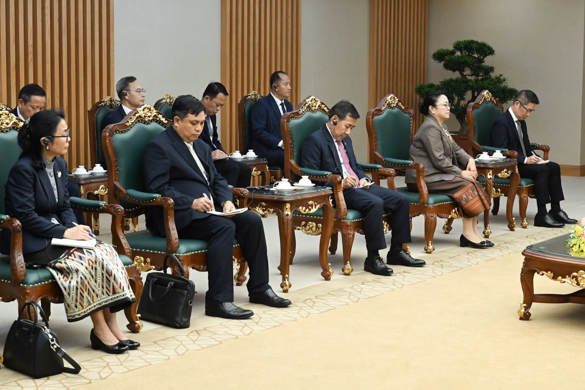 Miembros de la delegación de Laos en el evento.