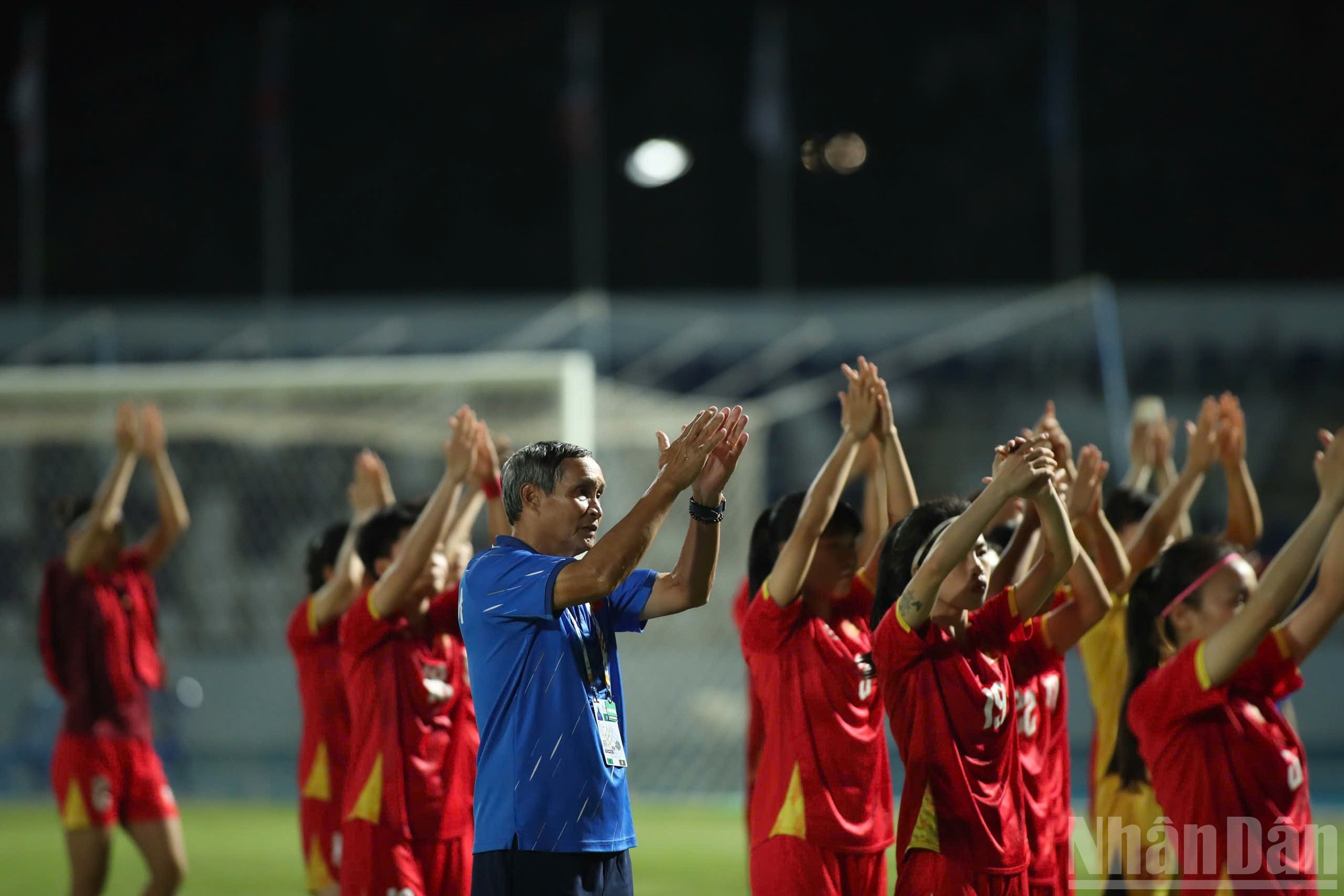 A pesar de no haber conquistado la medalla de oro, las jugadoras vietnamitas merecen reconocimiento por su dedicación y espíritu competitivo durante todo el torneo.