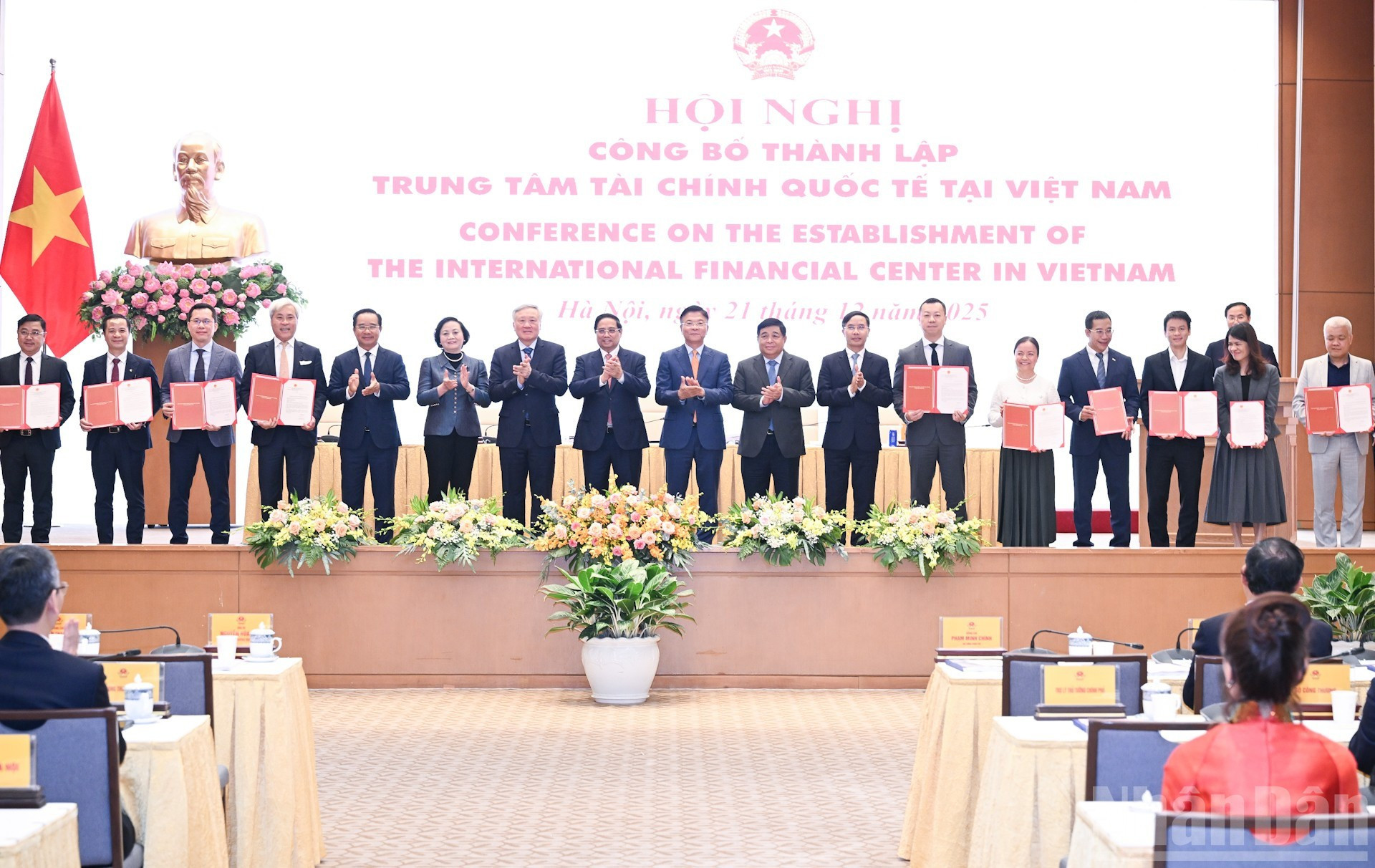 Anuncian los miembros del Centro Financiero Internacional en Ciudad Ho Chi Minh.