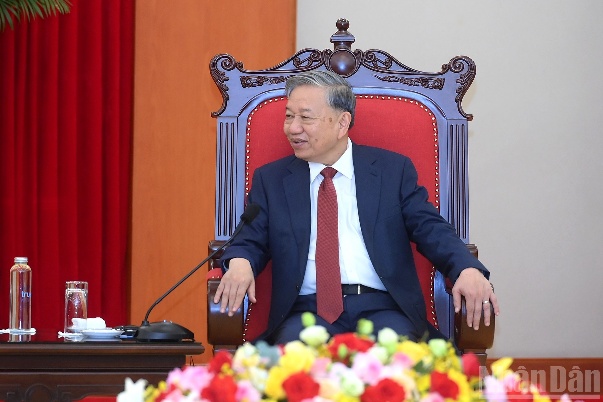 To Lam habla en el evento.