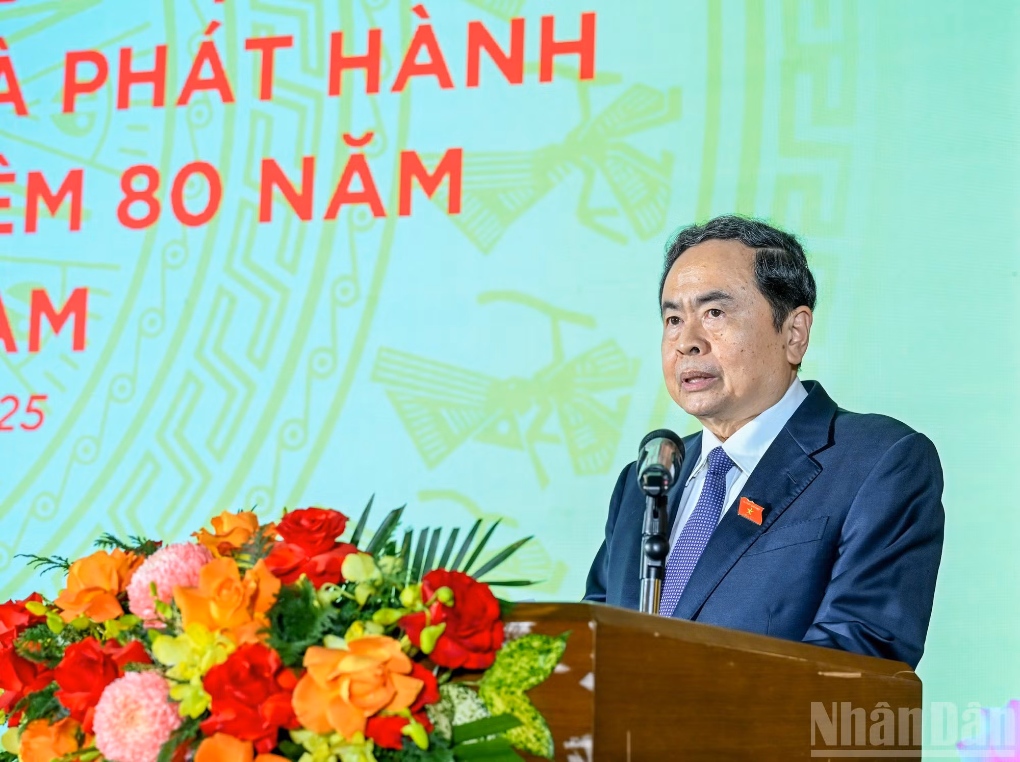 El presidente de la Asamblea Nacional Tran Thanh Man habla en la cita.