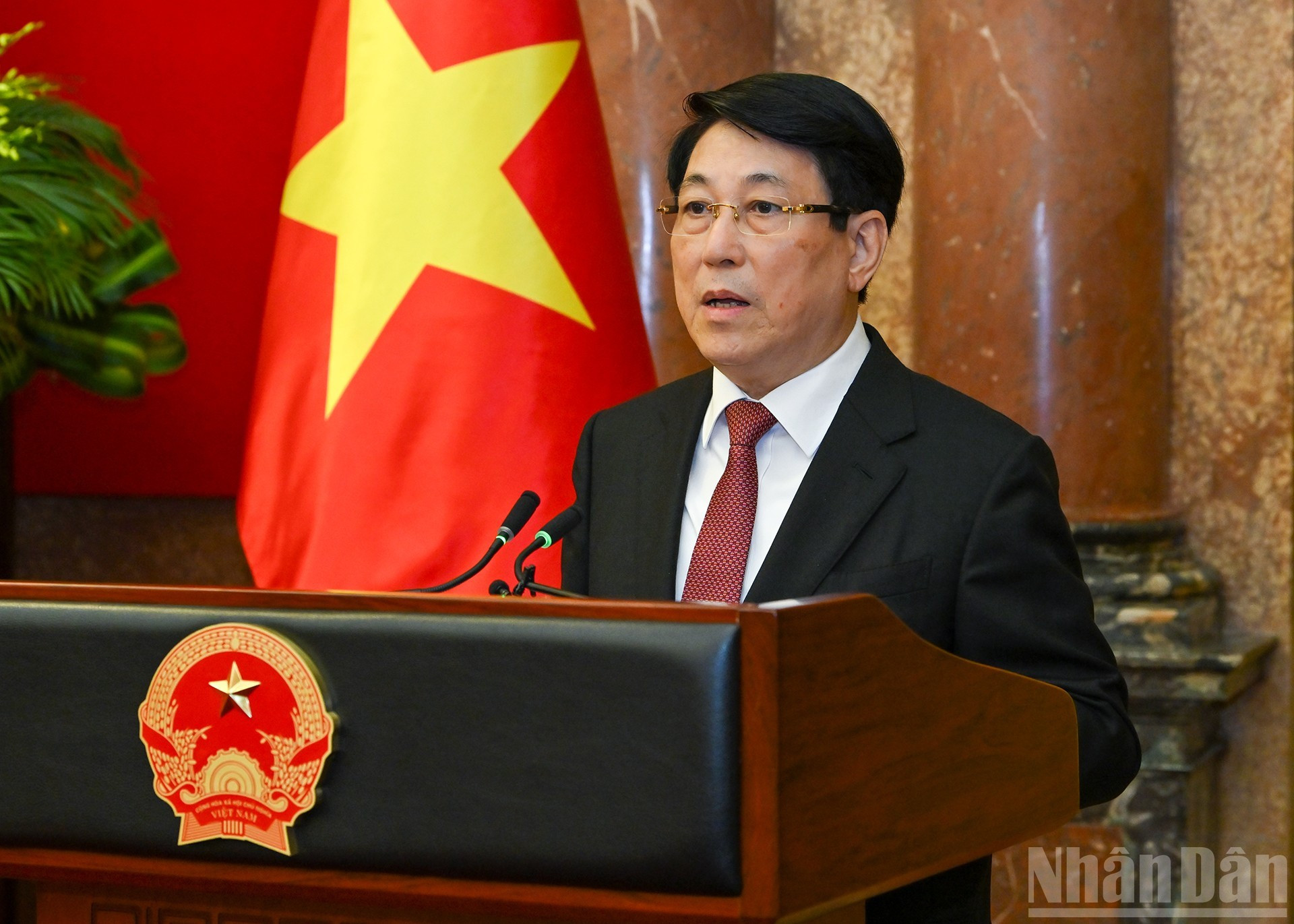 Luong Cuong interviene en la actividad.