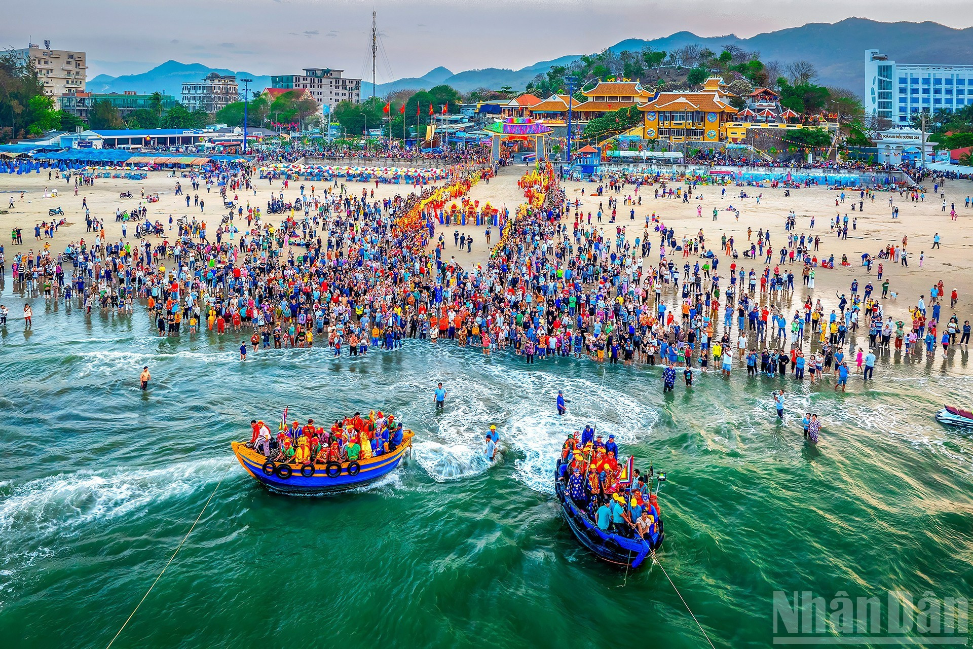 La playa de Dinh Co, Long Hai (Ciudad Ho Chi Minh), animada durante los días festivos. (Autor: Nguyen Van Khoi)