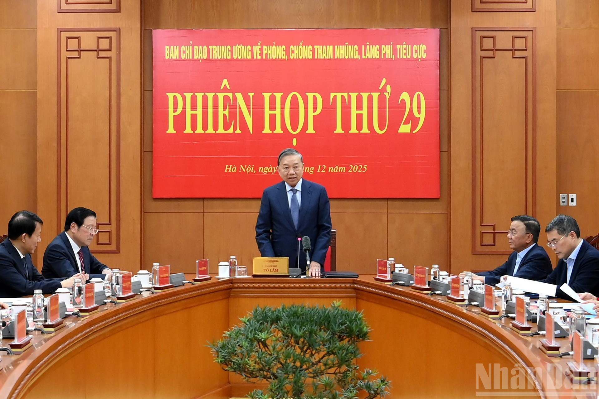 To Lam interviene en el evento.