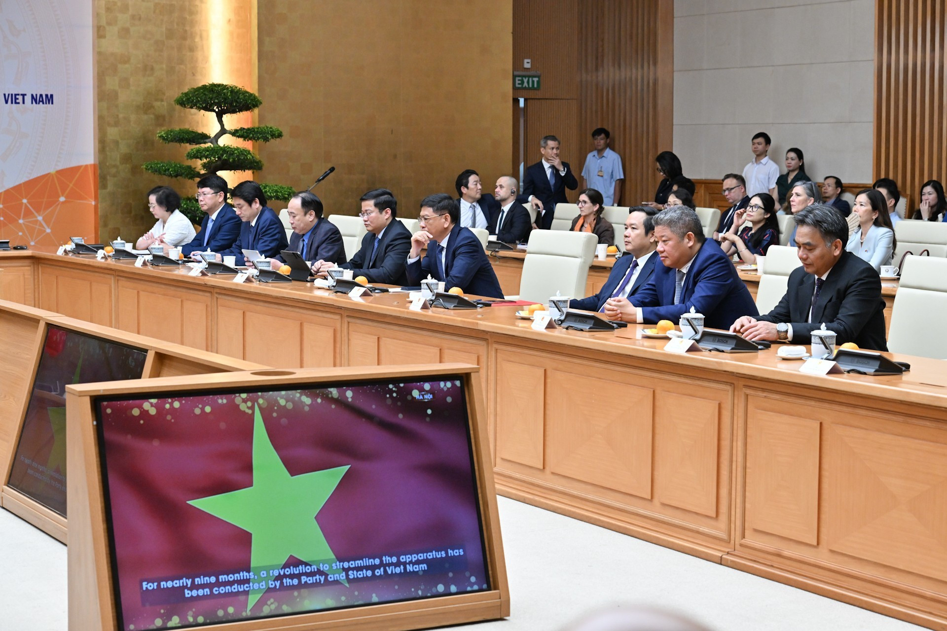 Asistentes vietnamitas al encuentro.