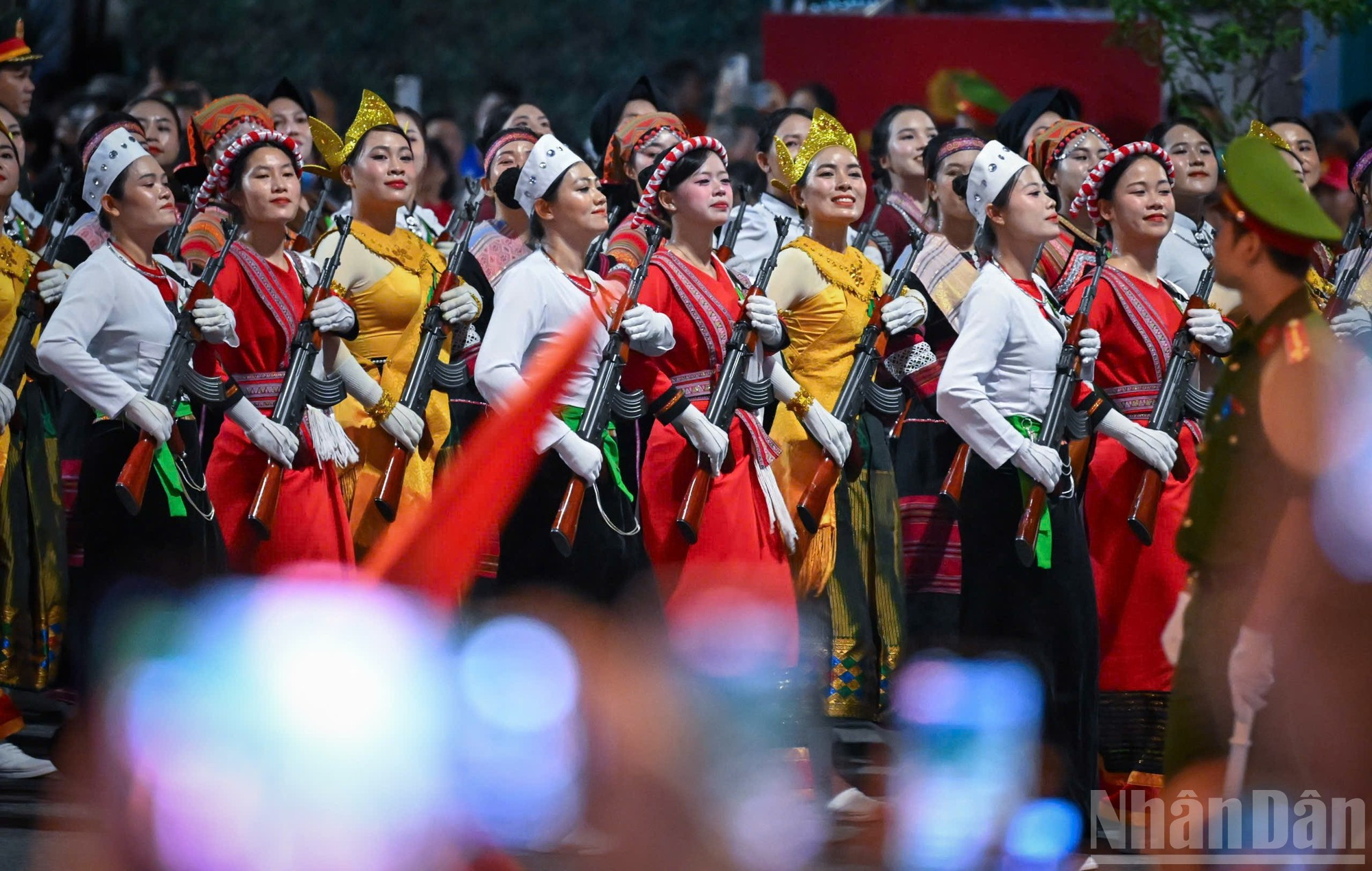 El bloque femenino de la milicia de las etnias vietnamitas.