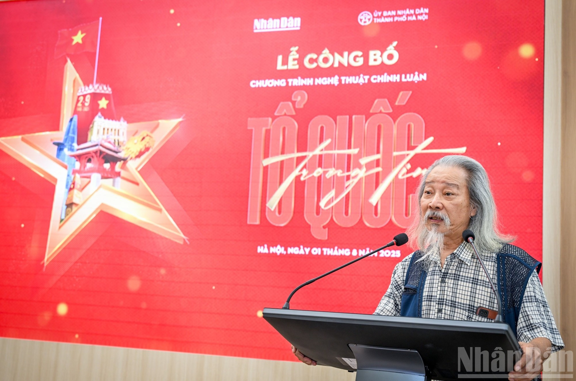 El compositor Van Thao, hijo del fallecido músico Van Cao, expresa su emoción al saber que la canción “Tien quan ca” de su padre será interpretada durante el programa. El compositor Van Thao, hijo del fallecido músico Van Cao, expresa su emoción al saber que la canción “Tien quan ca” de su padre será interpretada durante el programa.