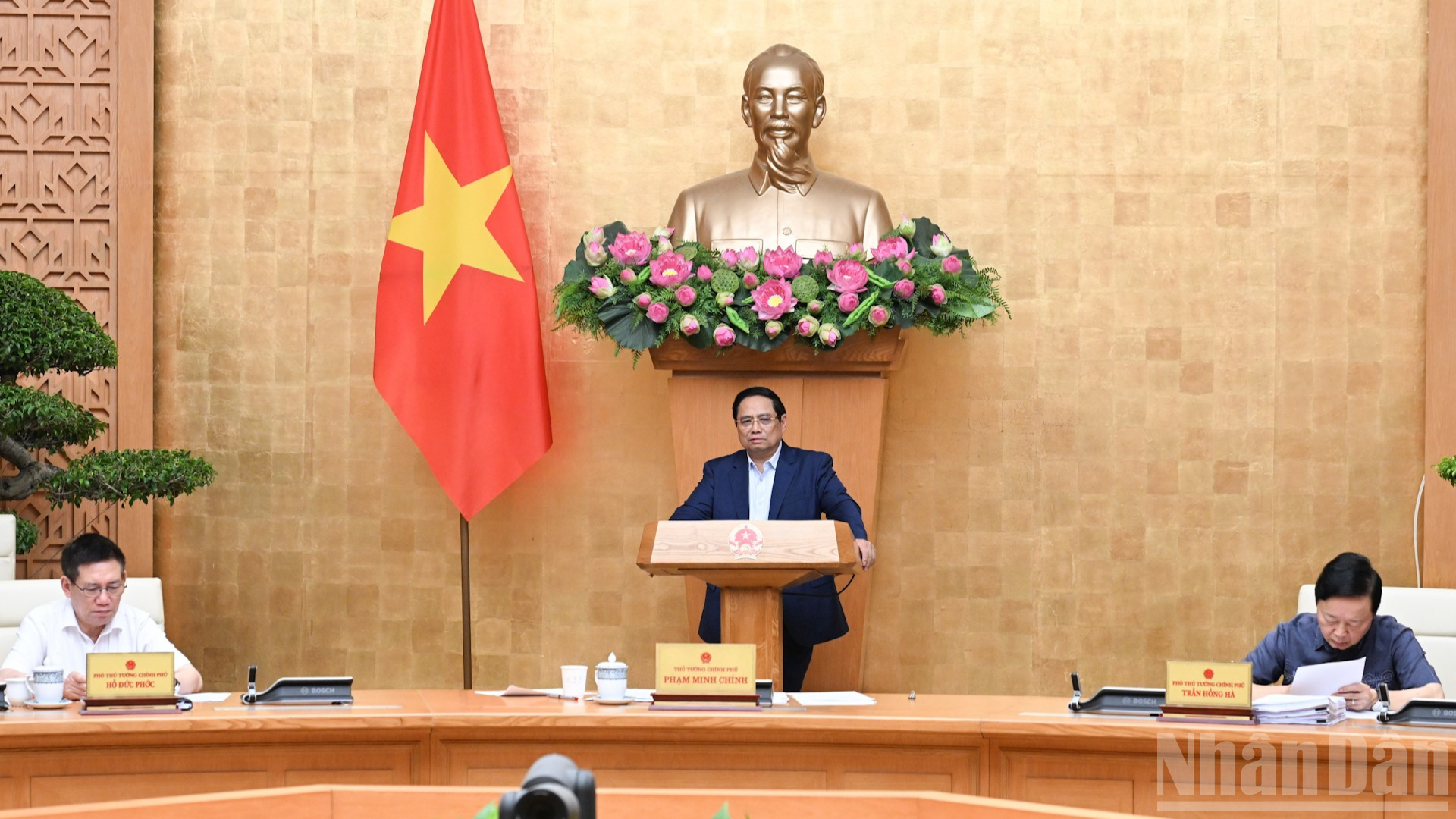 [Foto] Premier vietnamita preside reunión del Buró Ejecutivo del Comité del Partido del Gobierno
