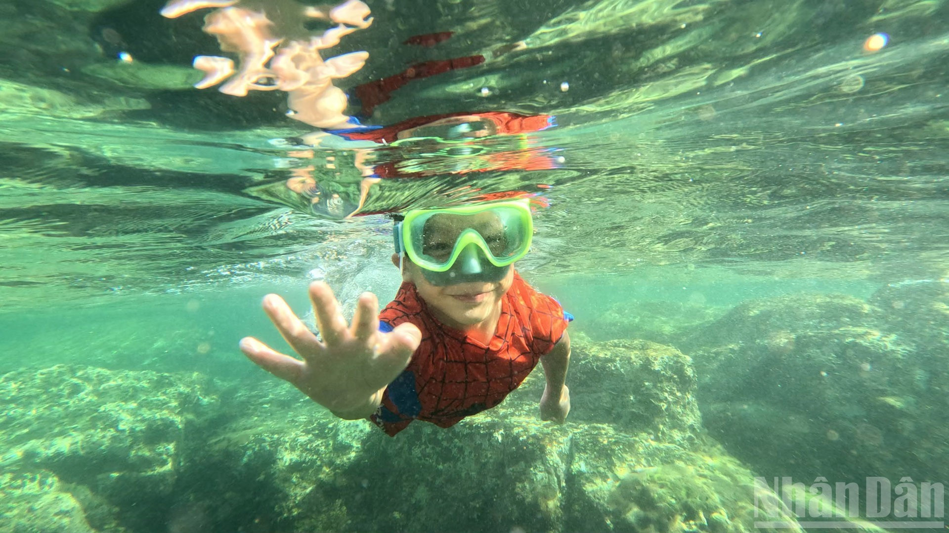 Las piscinas naturales tienen una profundidad máxima de dos metros, lo que las hace muy seguras para los visitantes. Las piscinas naturales tienen una profundidad máxima de dos metros, lo que las hace muy seguras para los visitantes.