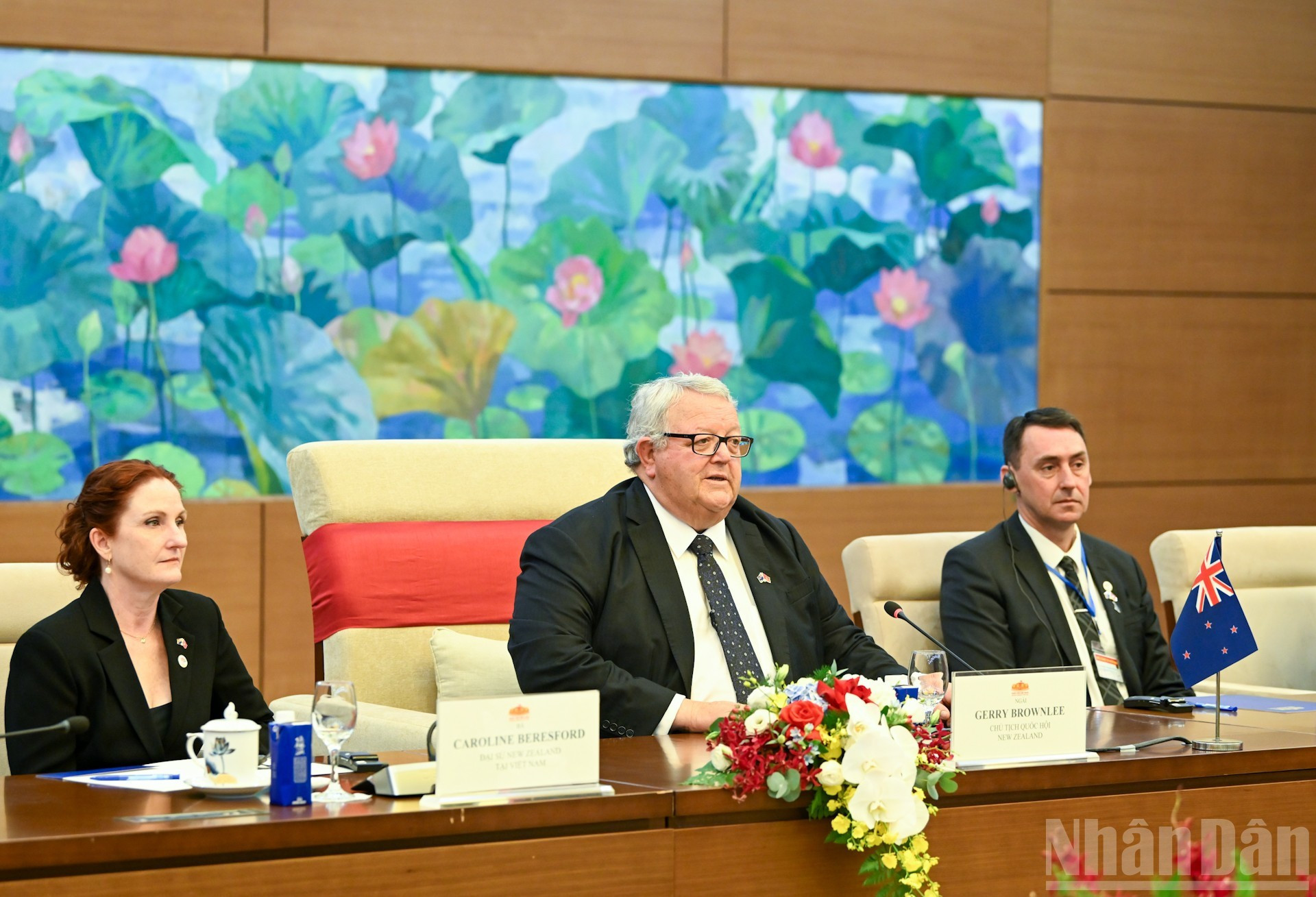 Gerry Brownlee interviene en el encuentro.