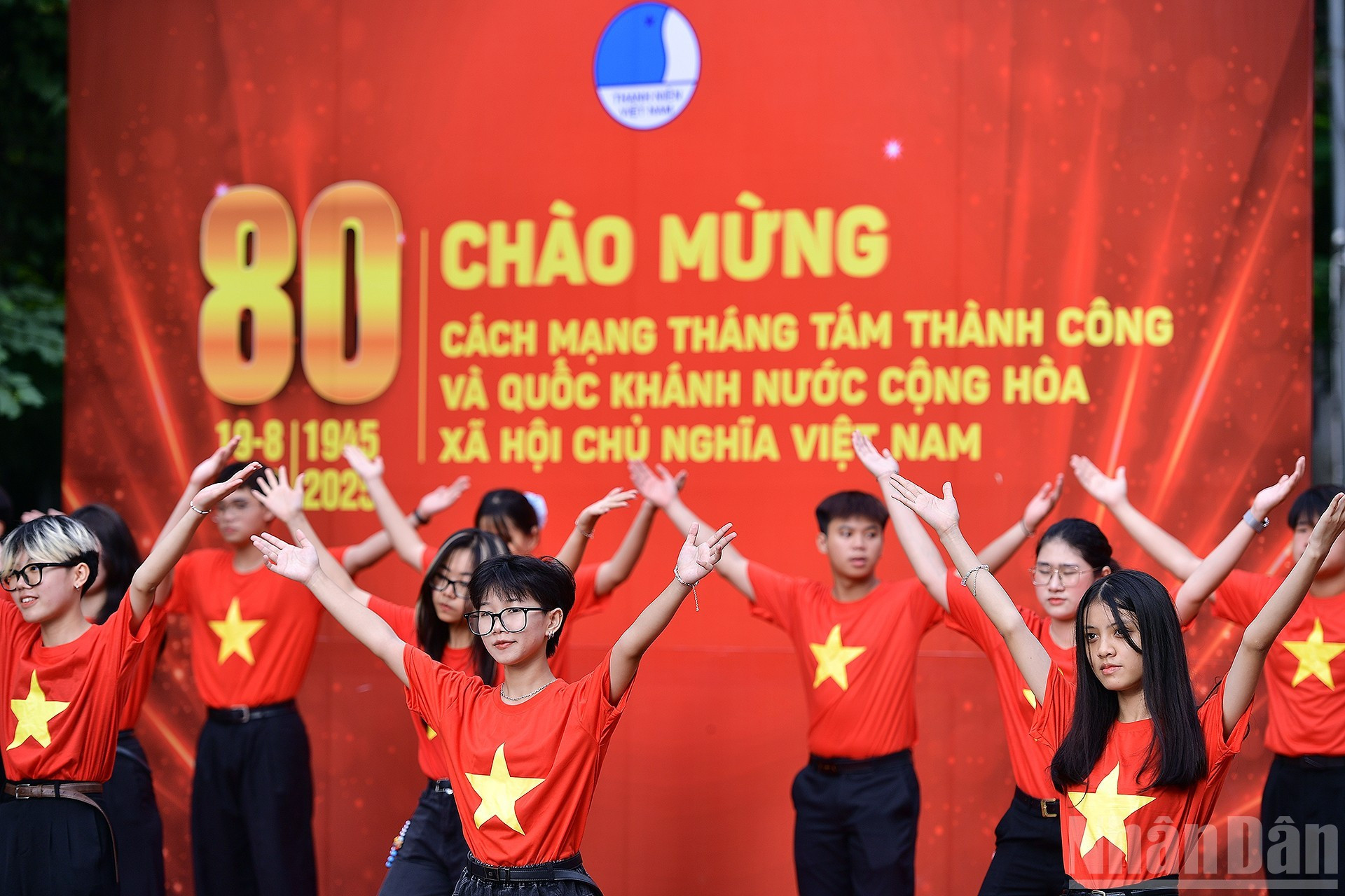 Según estadísticas preliminares, los filiales de la Federación ha entregado cerca de 16 mil banderas nacionales, tres mil retratos del Presidente Ho Chi Minh; realizado cerca de dos mil proyectos y tareas juveniles; organizado alrededor de dos mil actividades de visitas a sitios históricos; y entregado casi dos mil 500 paquetes de regalos. Según estadísticas preliminares, los filiales de la Federación ha entregado cerca de 16 mil banderas nacionales, tres mil retratos del Presidente Ho Chi Minh; realizado cerca de dos mil proyectos y tareas juveniles; organizado alrededor de dos mil actividades de visitas a sitios históricos; y entregado casi dos mil 500 paquetes de regalos.