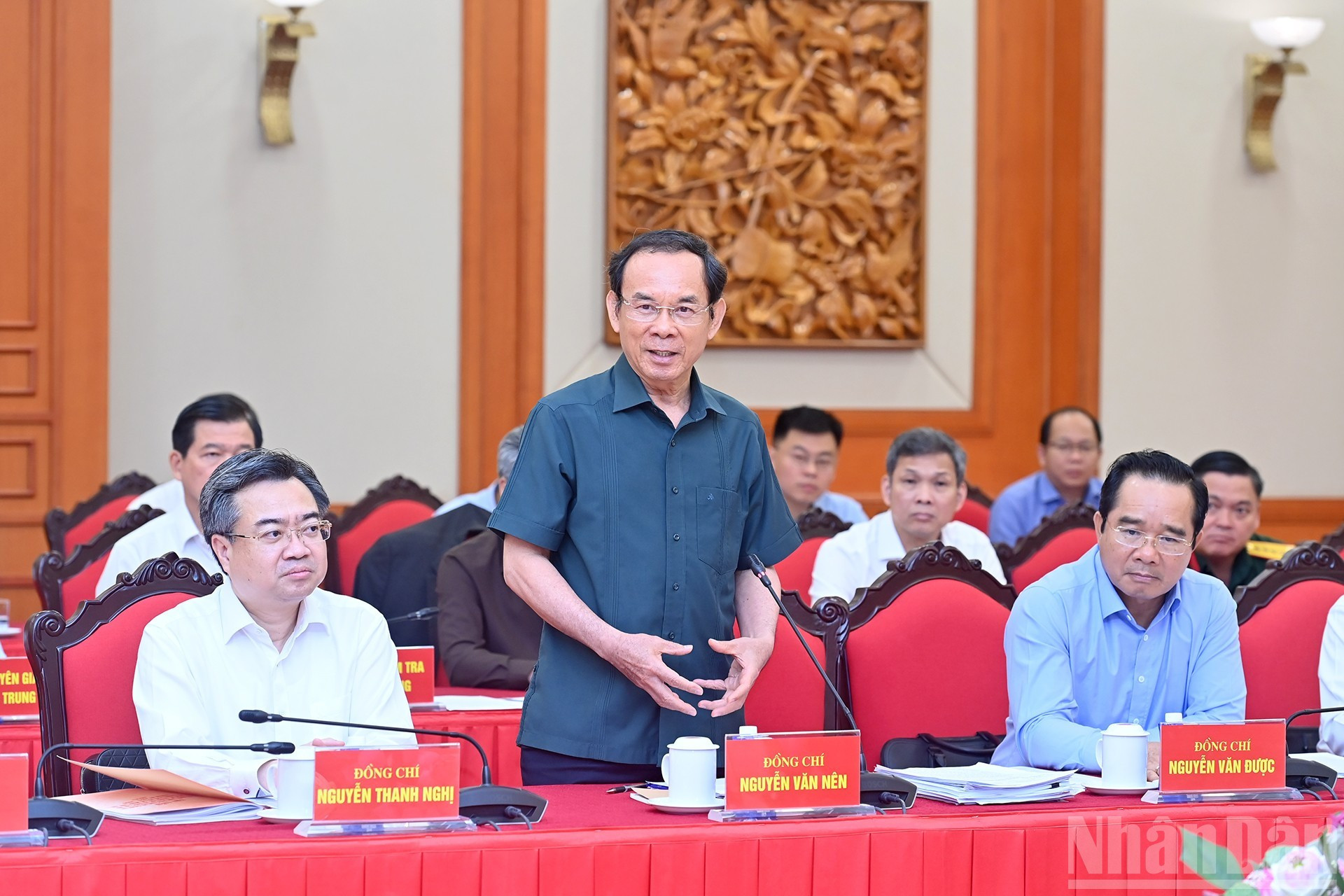 El secretario del Partido de Ciudad Ho Chi Minh, Nguyen Van Nen, habla en la cita. El secretario del Partido de Ciudad Ho Chi Minh, Nguyen Van Nen, habla en la cita.