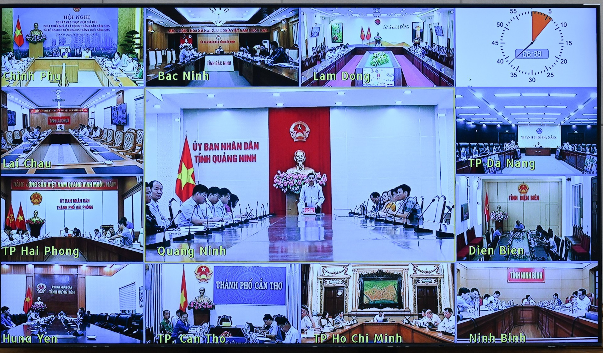 La reunión se lleva a cabo de manera presencial en la sede del Gobierno y se conecta en línea con 34 provincias y ciudades.