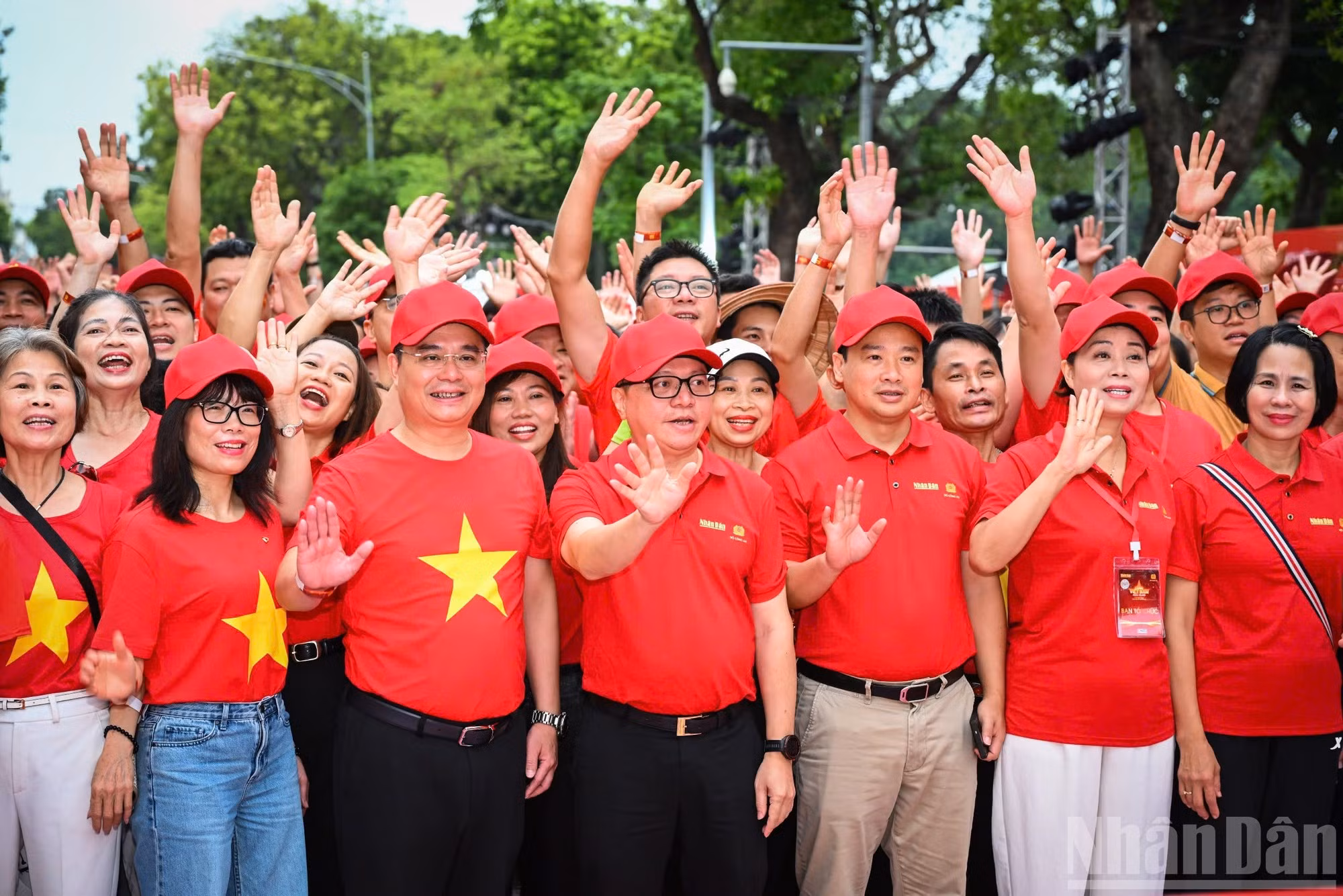 Esta es la primera vez que una caminata se realiza simultáneamente en 34 provincias y ciudades de todo el país.