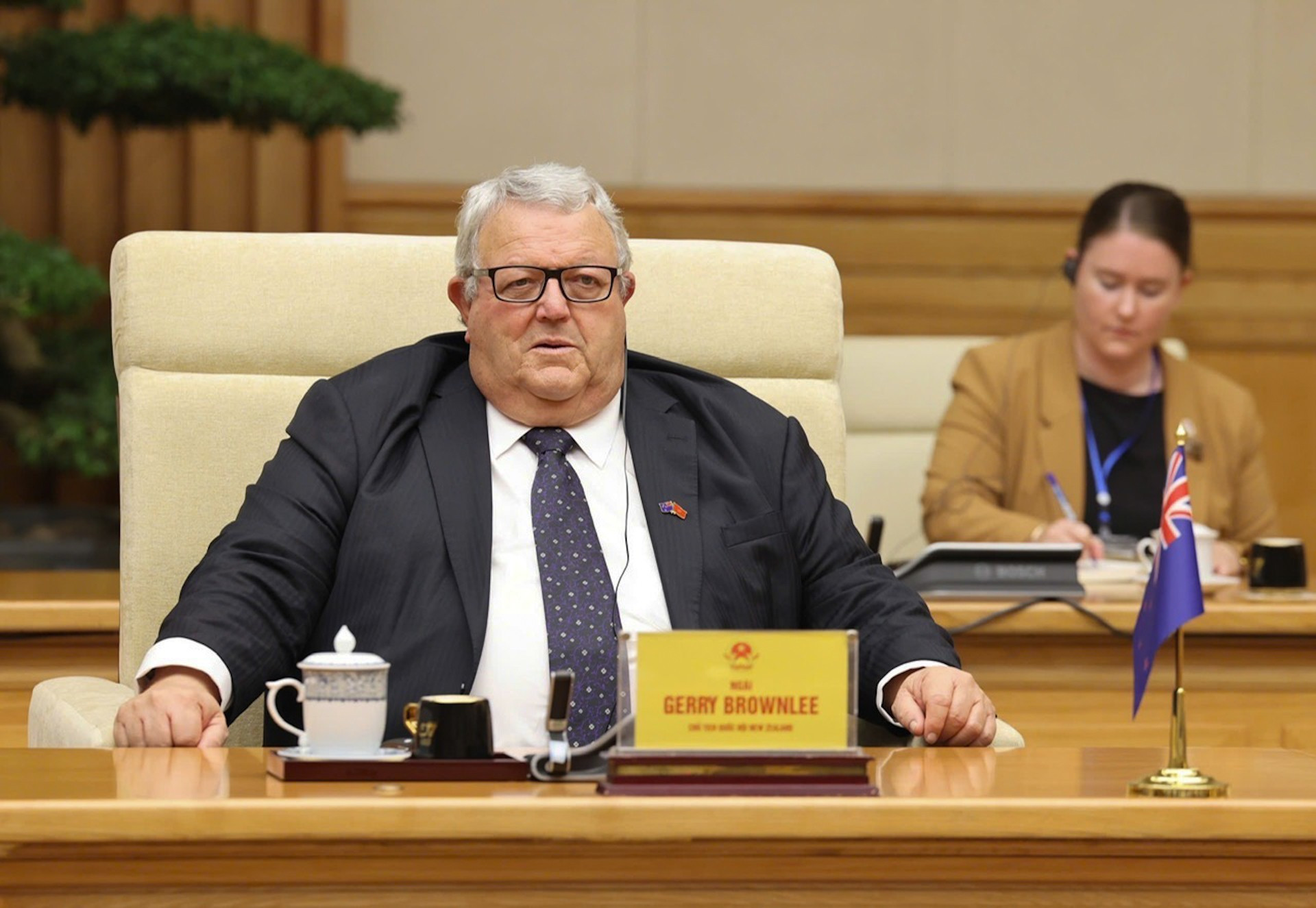 El titular del Parlamento neozelandés interviene en el evento.