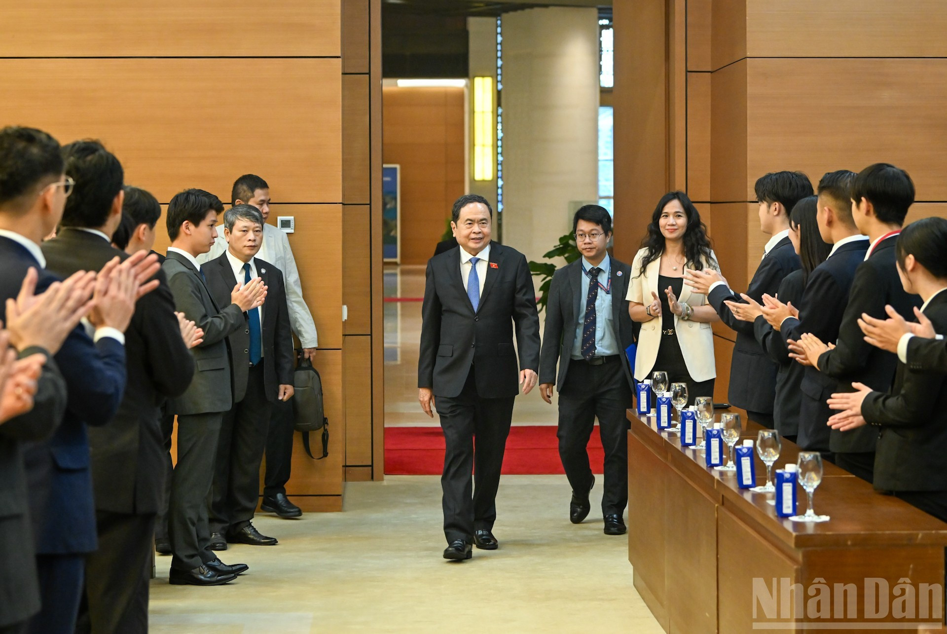 El presidente de la Asamblea Nacional de Vietnam, Tran Thanh Man, asiste a la reunión. El presidente de la Asamblea Nacional de Vietnam, Tran Thanh Man, asiste a la reunión.