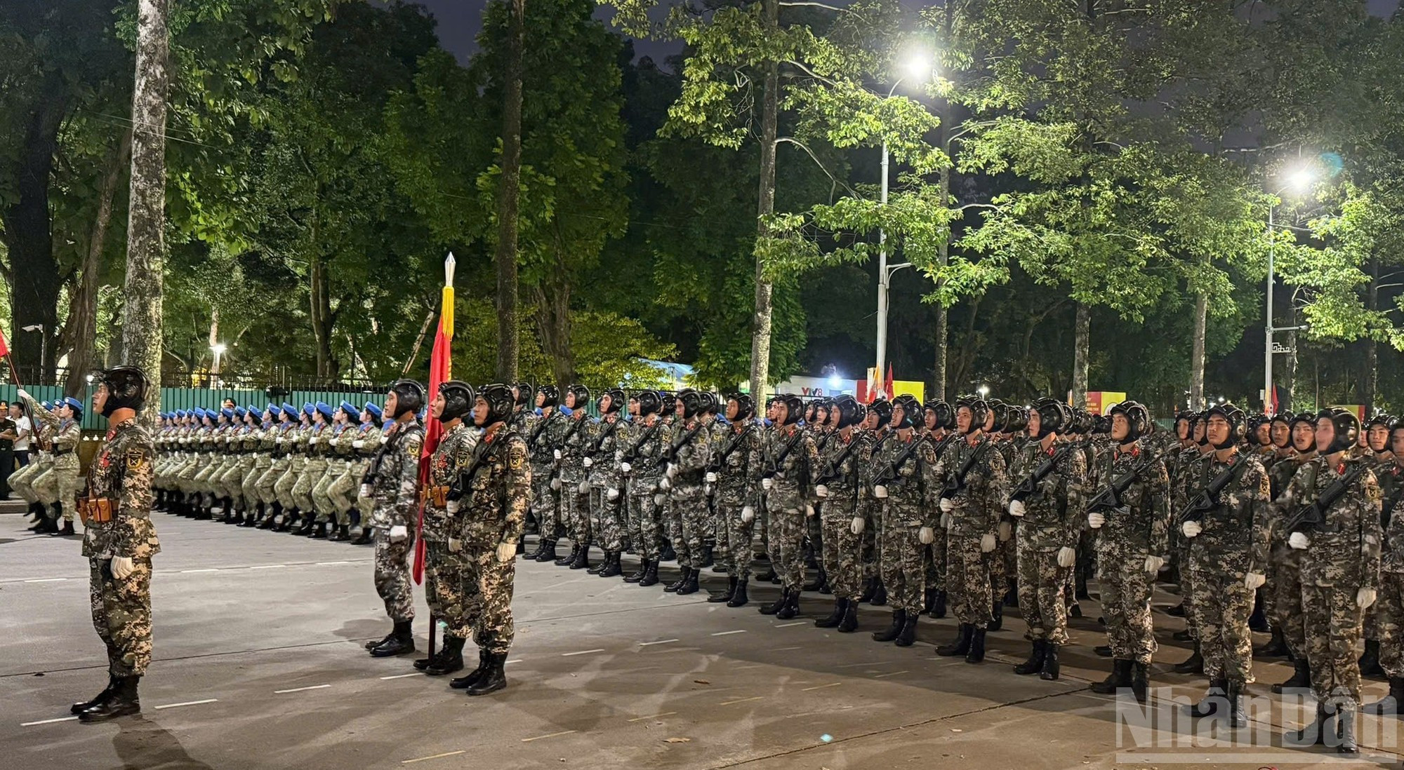 Los soldados están listos antes del ensayo general.
