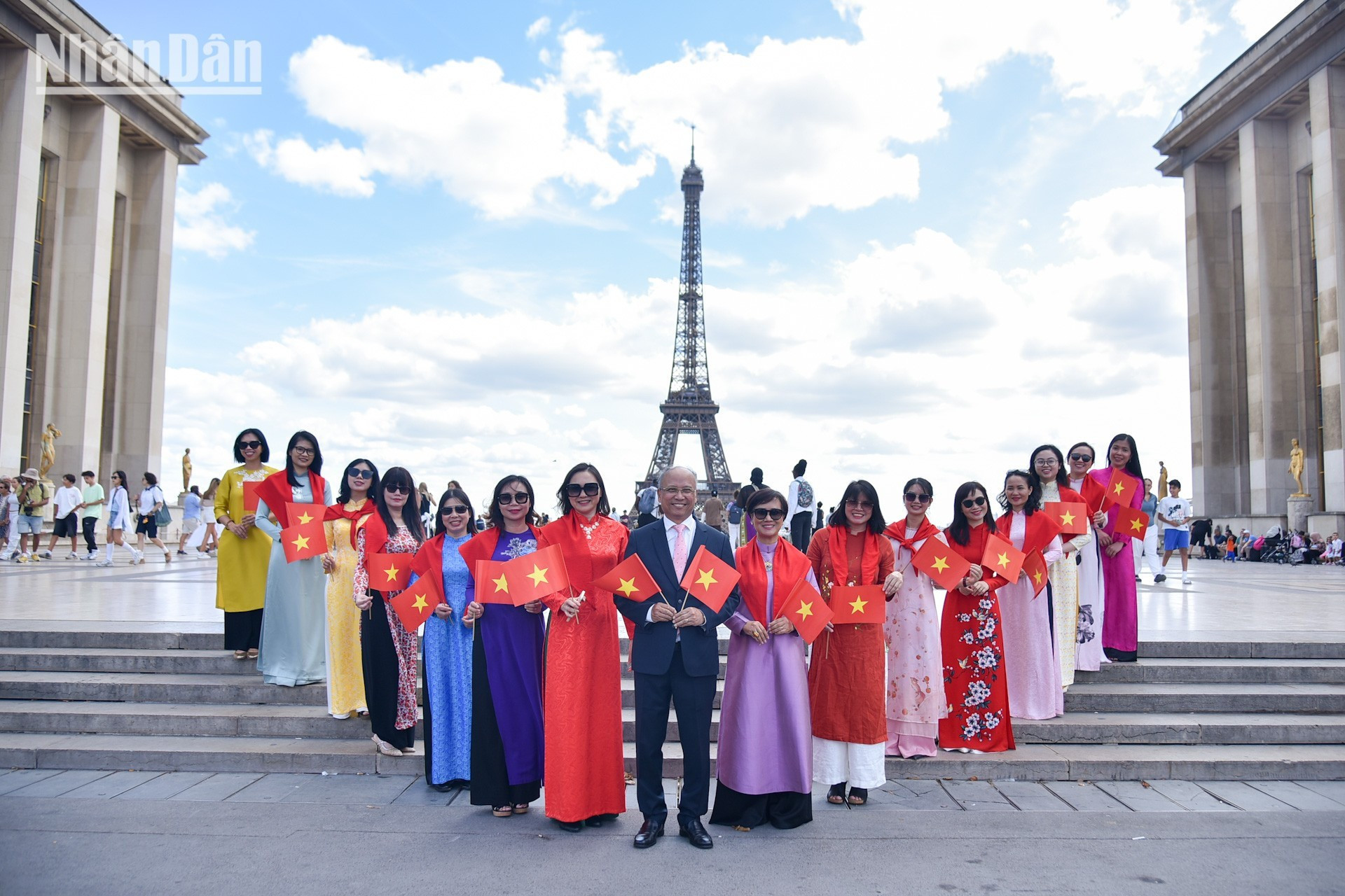 La actividad cobra aún más significado al llevarse a cabo en París, donde el Presidente Ho Chi Minh vivió y trabajó durante su viaje para encontrar la manera de salvar el país.