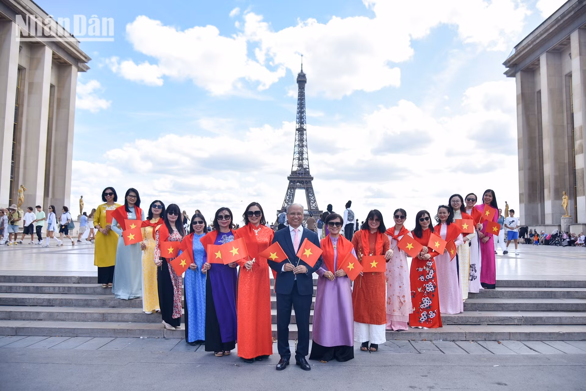 La actividad cobra aún más significado al llevarse a cabo en París, donde el Presidente Ho Chi Minh vivió y trabajó durante su viaje para encontrar la manera de salvar el país.