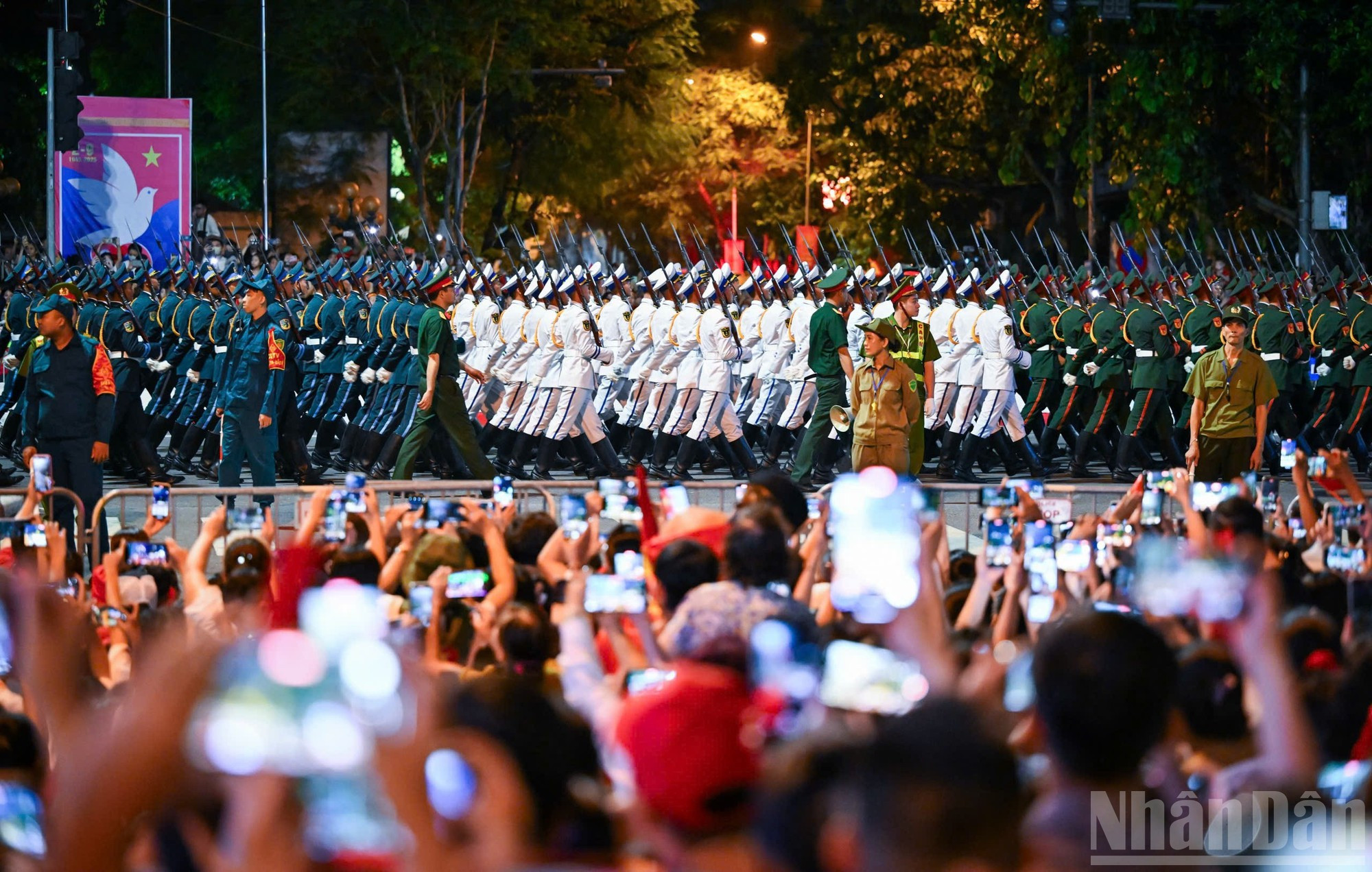 En el ensayo general participaron más de 16 mil personas, entre miembros de las Fuerzas Armadas y civiles.