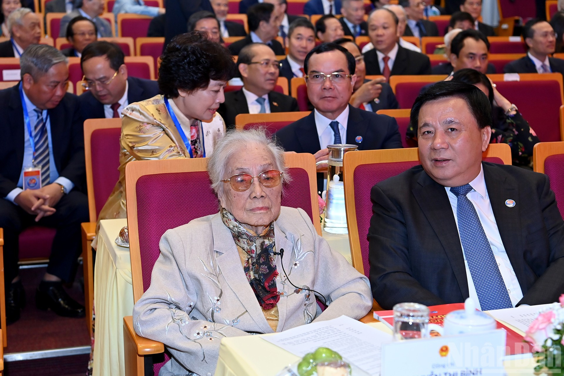 La exvicepresidenta de Vietnam y exministra de Relaciones Exteriores del Gobierno provisional del Sur de Vietnam, Nguyen Thi Binh. La exvicepresidenta de Vietnam y exministra de Relaciones Exteriores del Gobierno provisional del Sur de Vietnam, Nguyen Thi Binh.