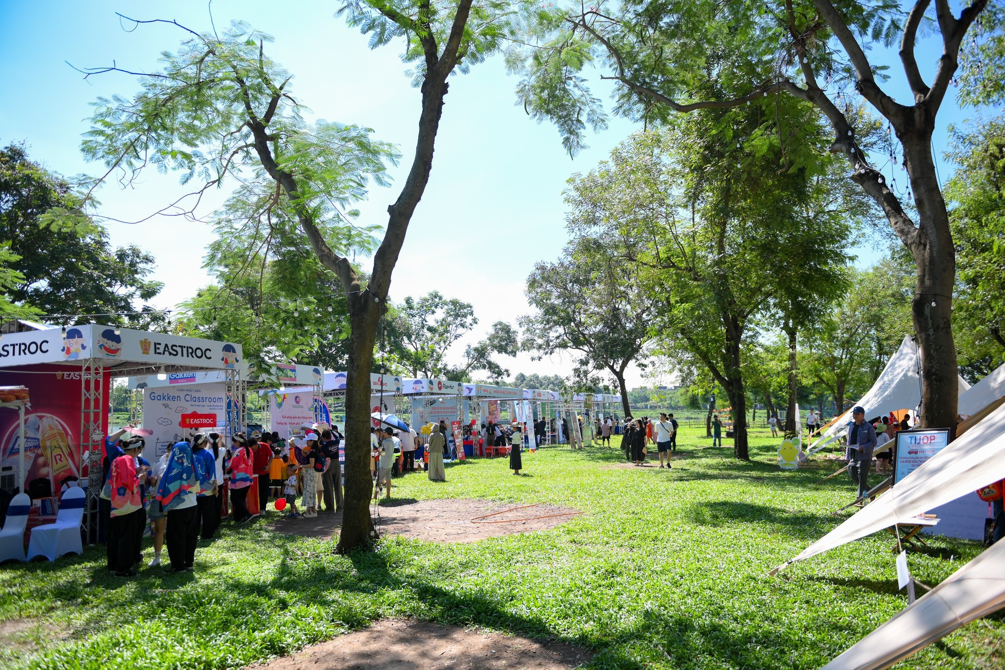 Wakuwaku es un festival educativo y cultural típico para niños en edad preescolar, donde las familias pueden disfrutar del espacio y la cultura japoneses en Hanói.