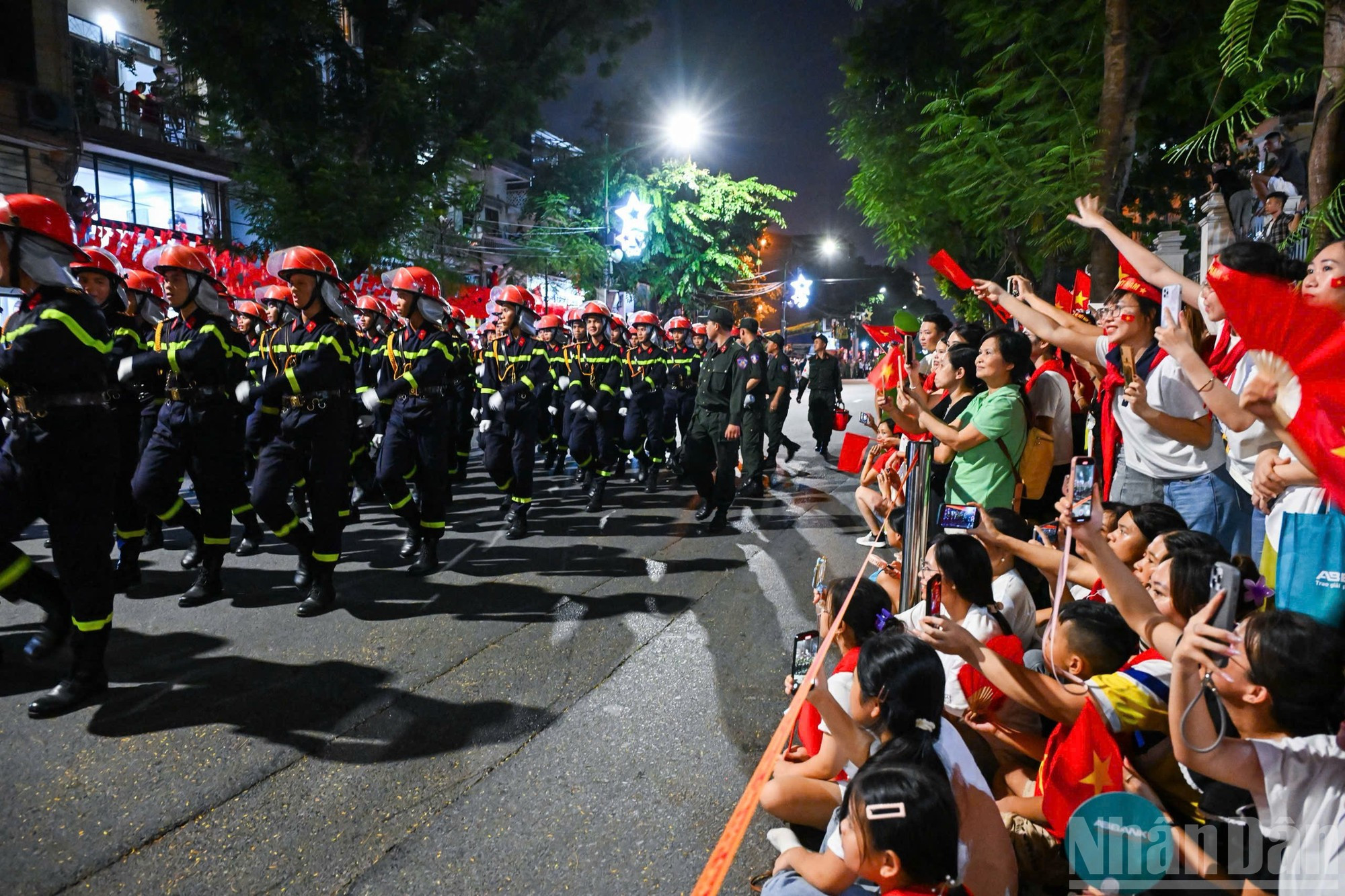 Bloque de oficiales de la Policía de Prevención y Extinción de Incendios.