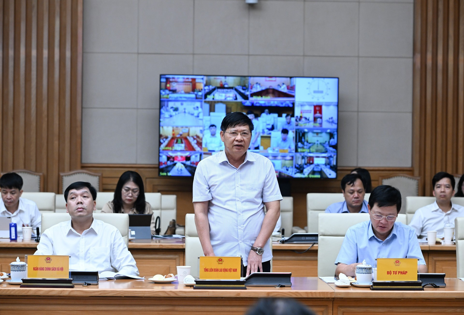 Phan Van Anh, vicepresidente de la Confederación General del Trabajo de Vietnam, habla en el evento.