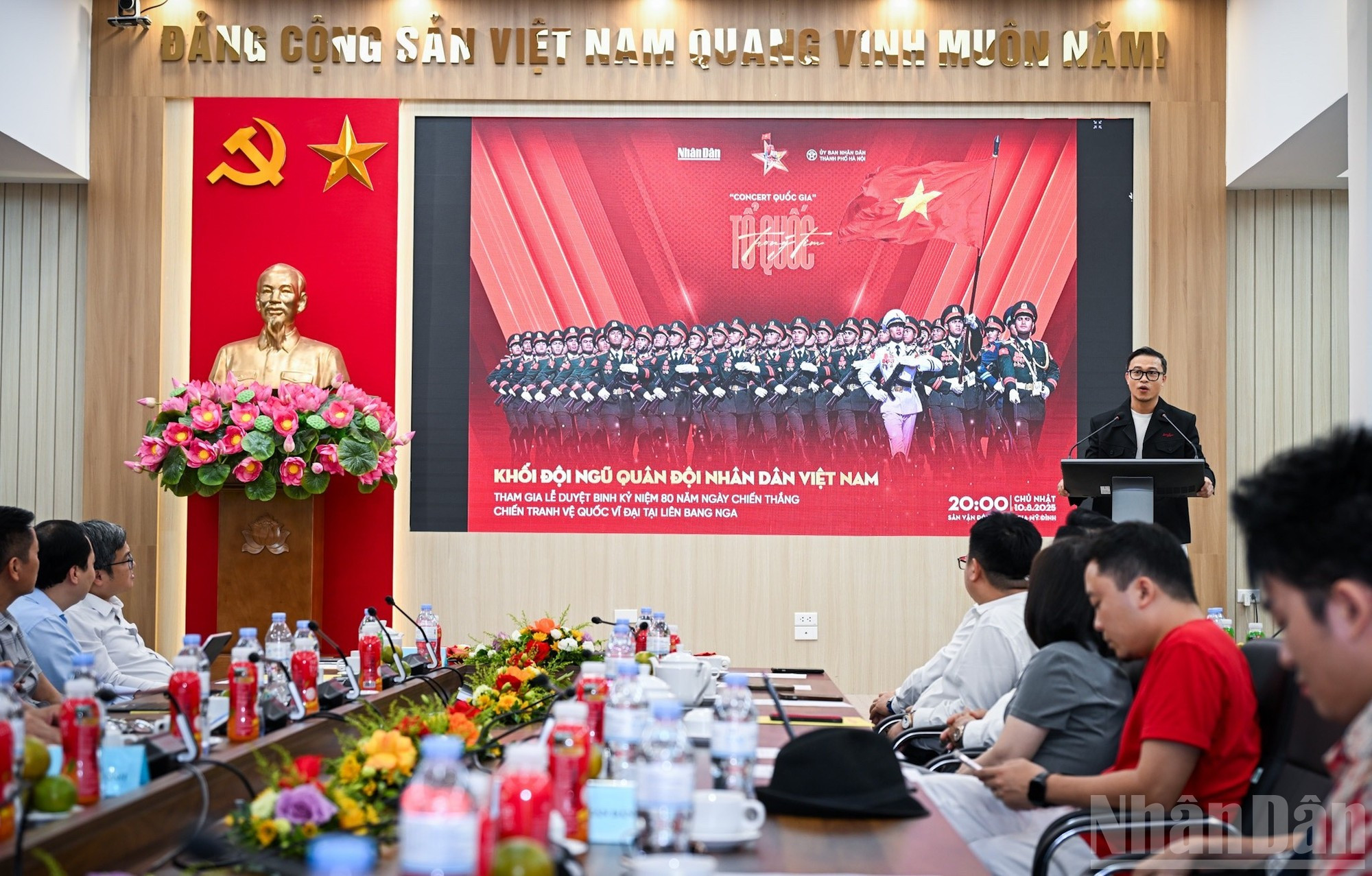 El director general del programa, Dang Le Minh Tri, habla en el evento. El director general del programa, Dang Le Minh Tri, habla en el evento.