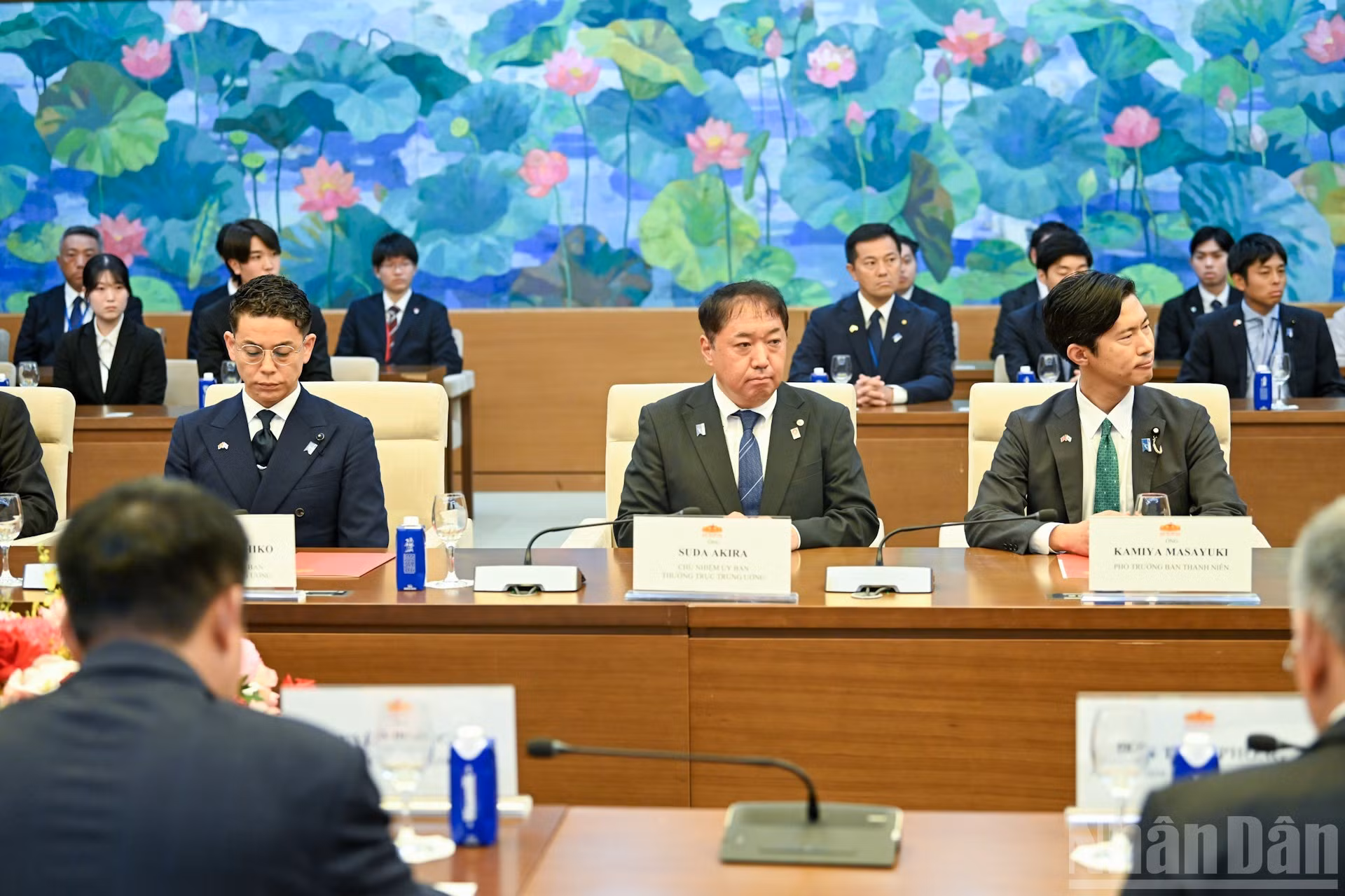 La delegación de jóvenes parlamentarios japonés en el evento.