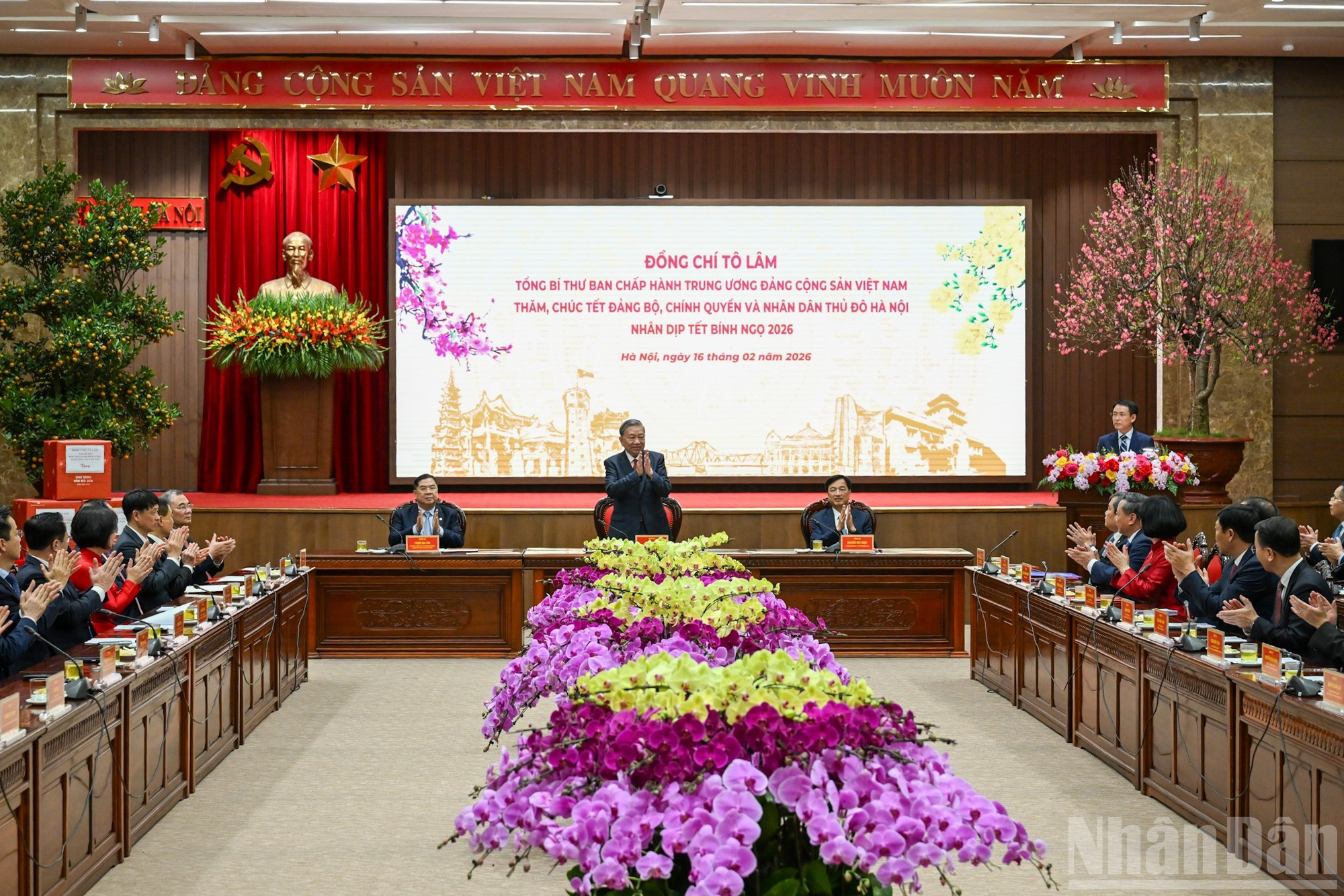 El máximo dirigente del Partido desea un feliz Tet al Comité del Partido, a las autoridades y al pueblo de la capital.
