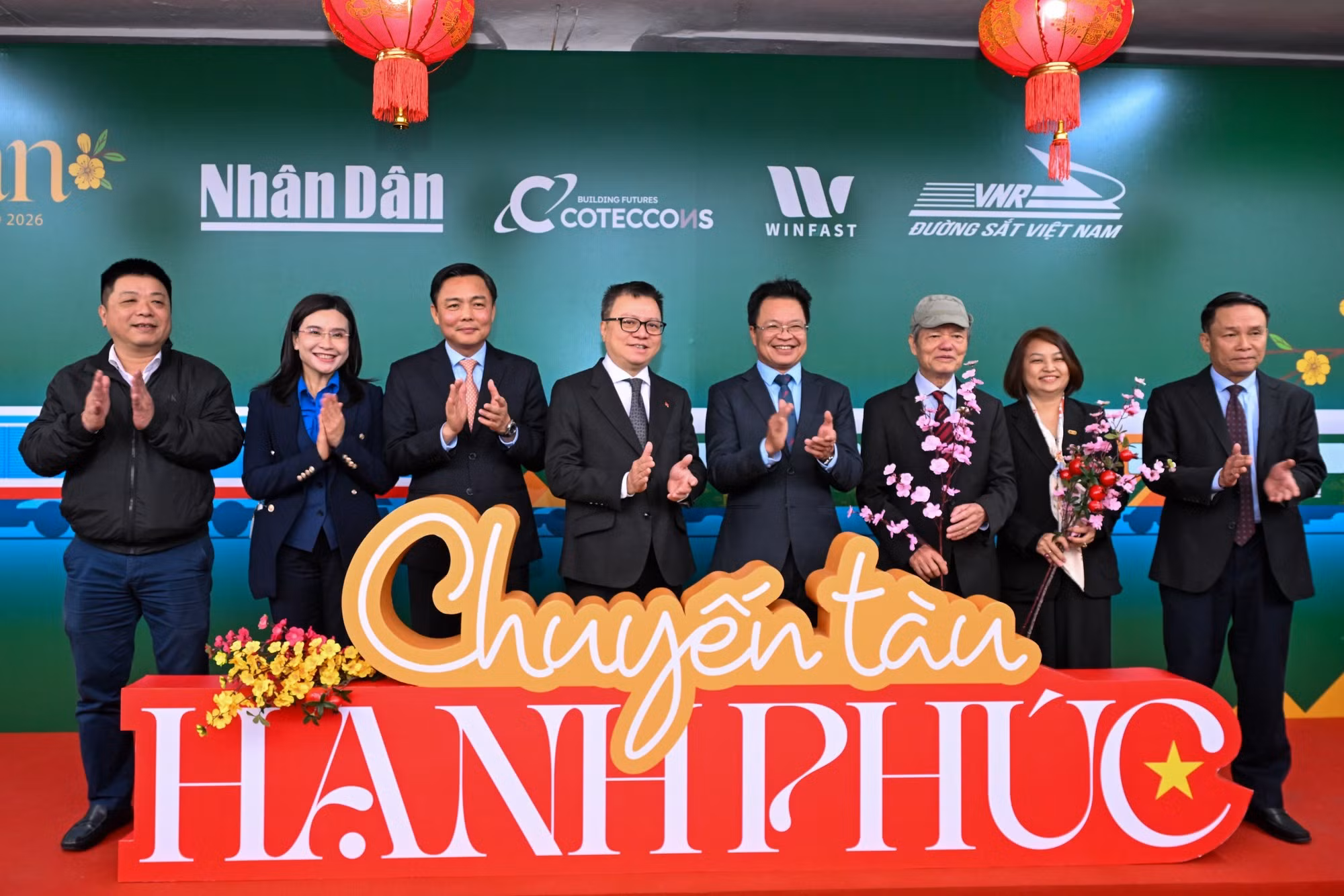 Los delegados en la actividad.