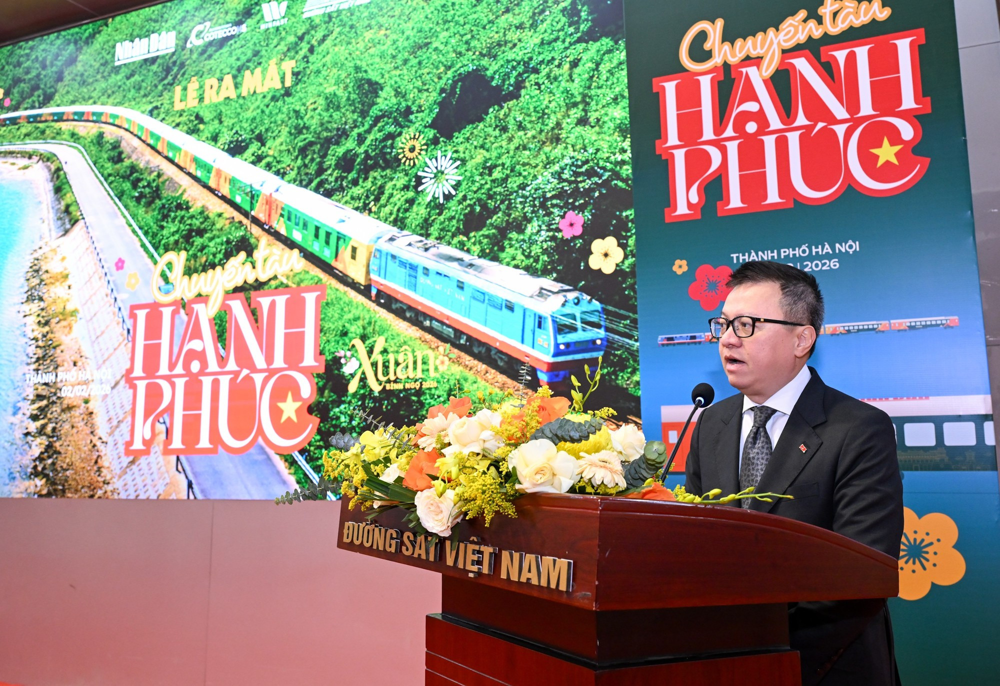 Le Quoc Minh, miembro del Comité Central del Partido Comunista de Vietnam (PCV), presidente-editor del periódico Nhan Dan, subjefe de la Comisión de Propaganda y Movilización de Masas del Comité Central del PCV y titular de la Asociación de Periodistas del país, habla en la cita.