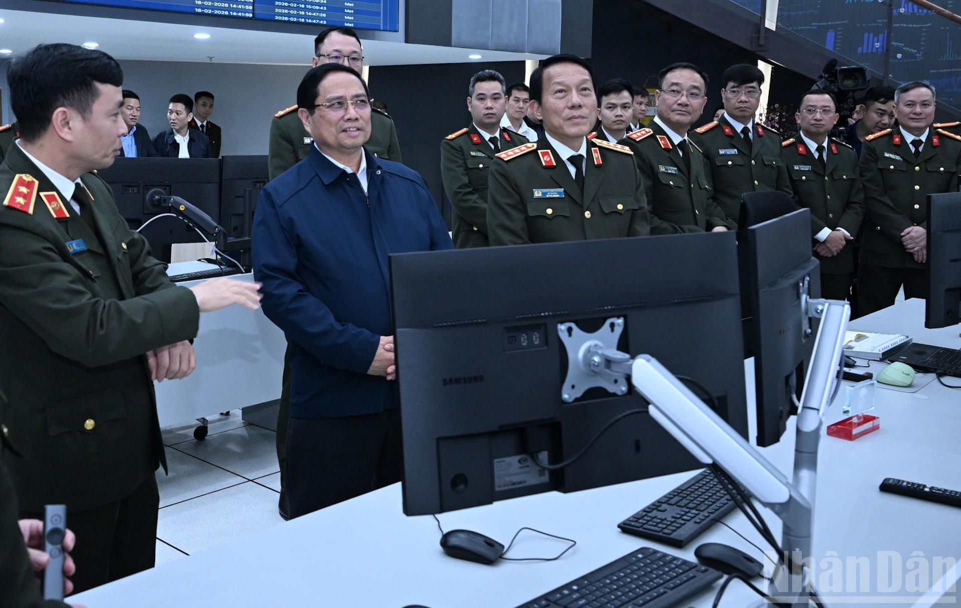 El primer ministro asigna misiones a los oficiales y soldados del Departamento de Ciberseguridad y Lucha contra el Delito de Alta Tecnología.