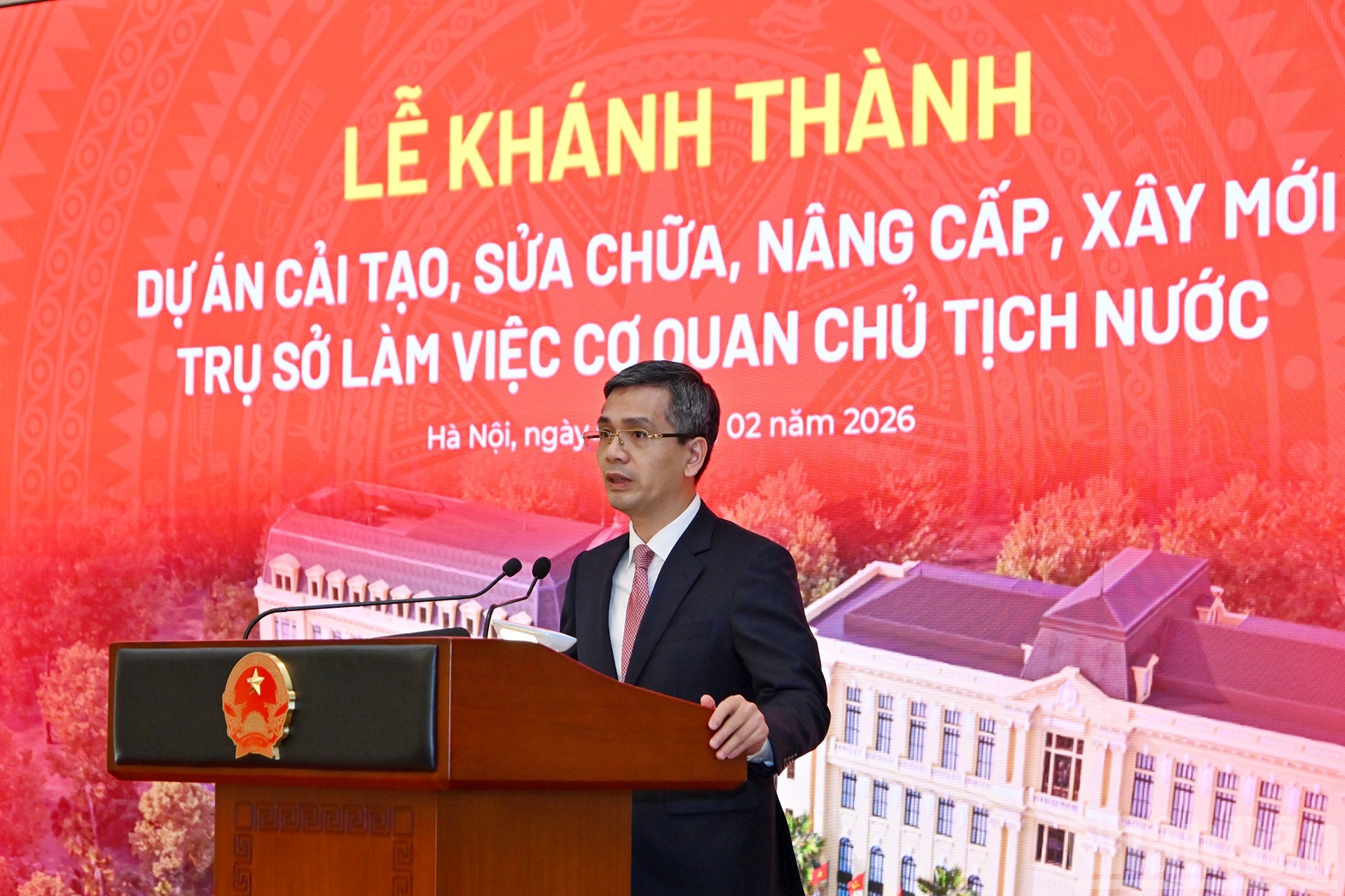 Vo Thanh Hung, vicejefe de la Oficina del Comité Central del Partido, interviene en la ceremonia.