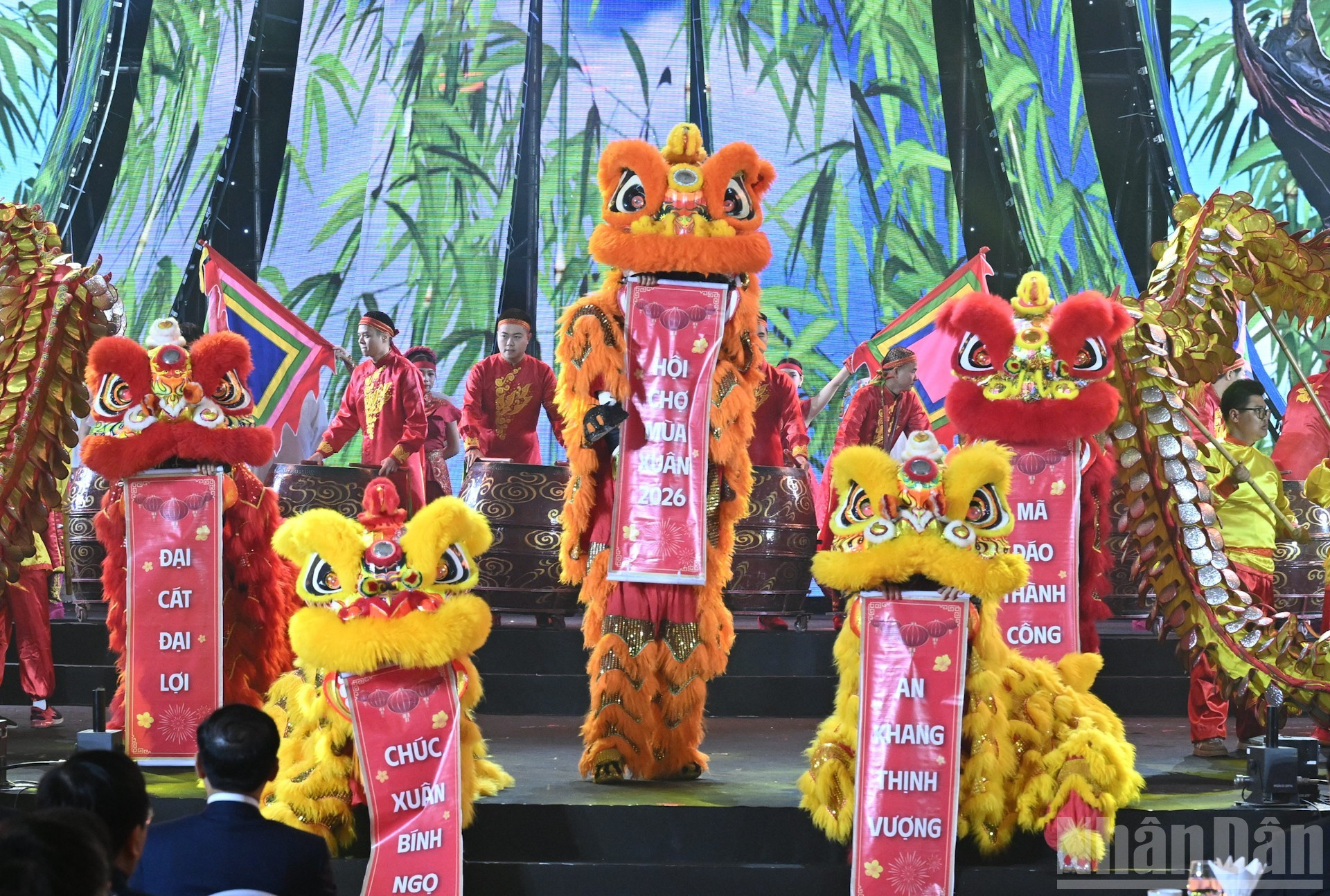 Actuación artística en el acto.