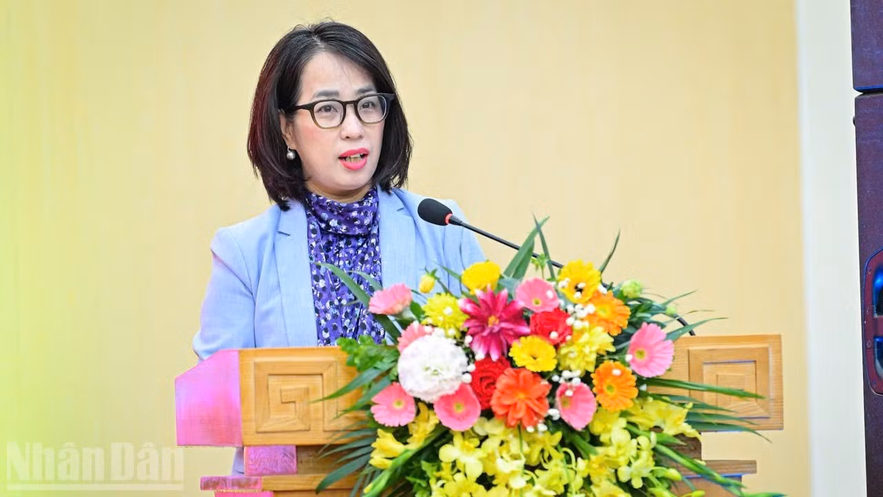 Pham Thu Hang, jefa en funciones del Departamento de Información y Prensa y portavoz del Ministerio de Relaciones Exteriores, en el evento.