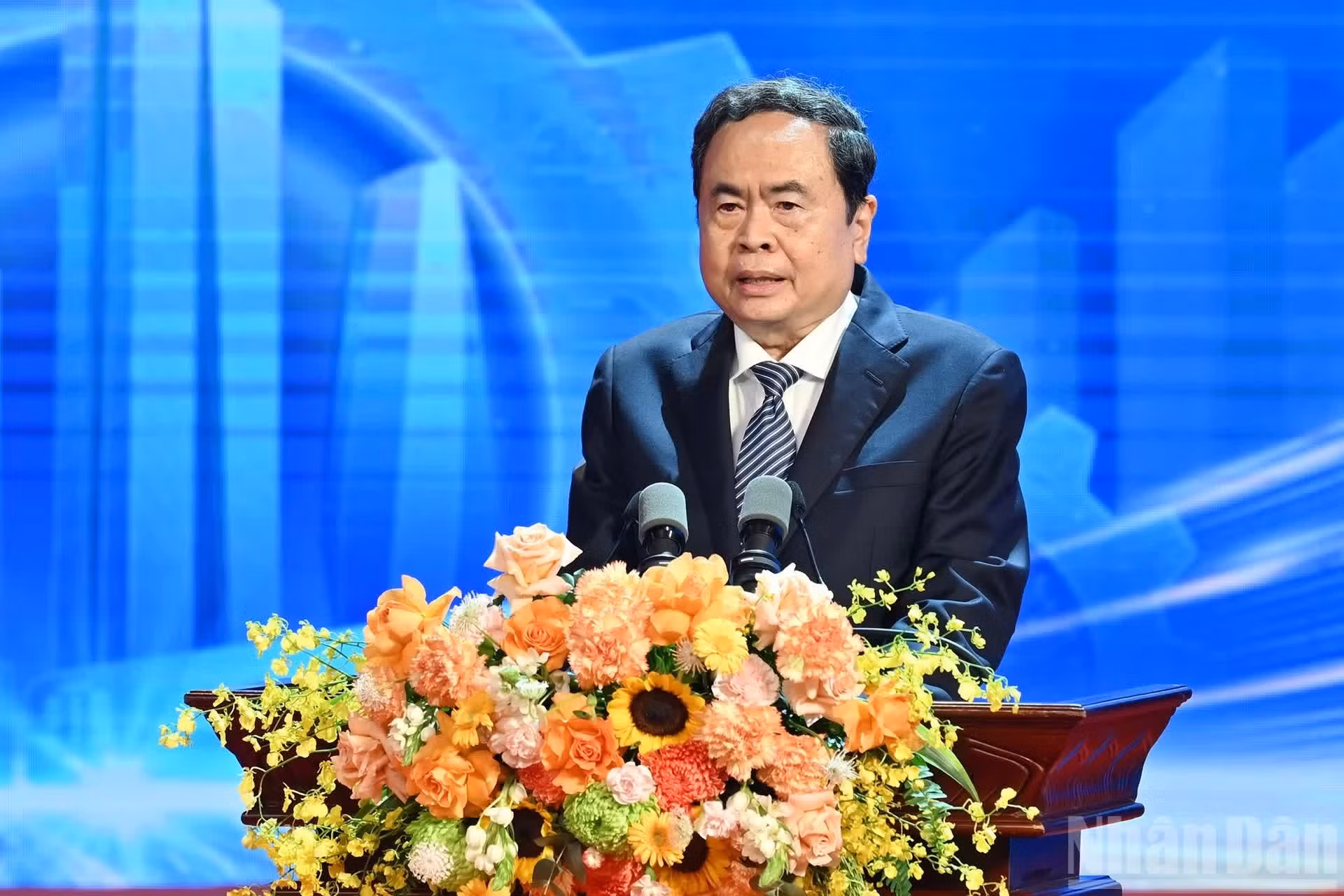 El presidente de la Asamblea Nacional Tran Thanh Man interviene en la actividad.