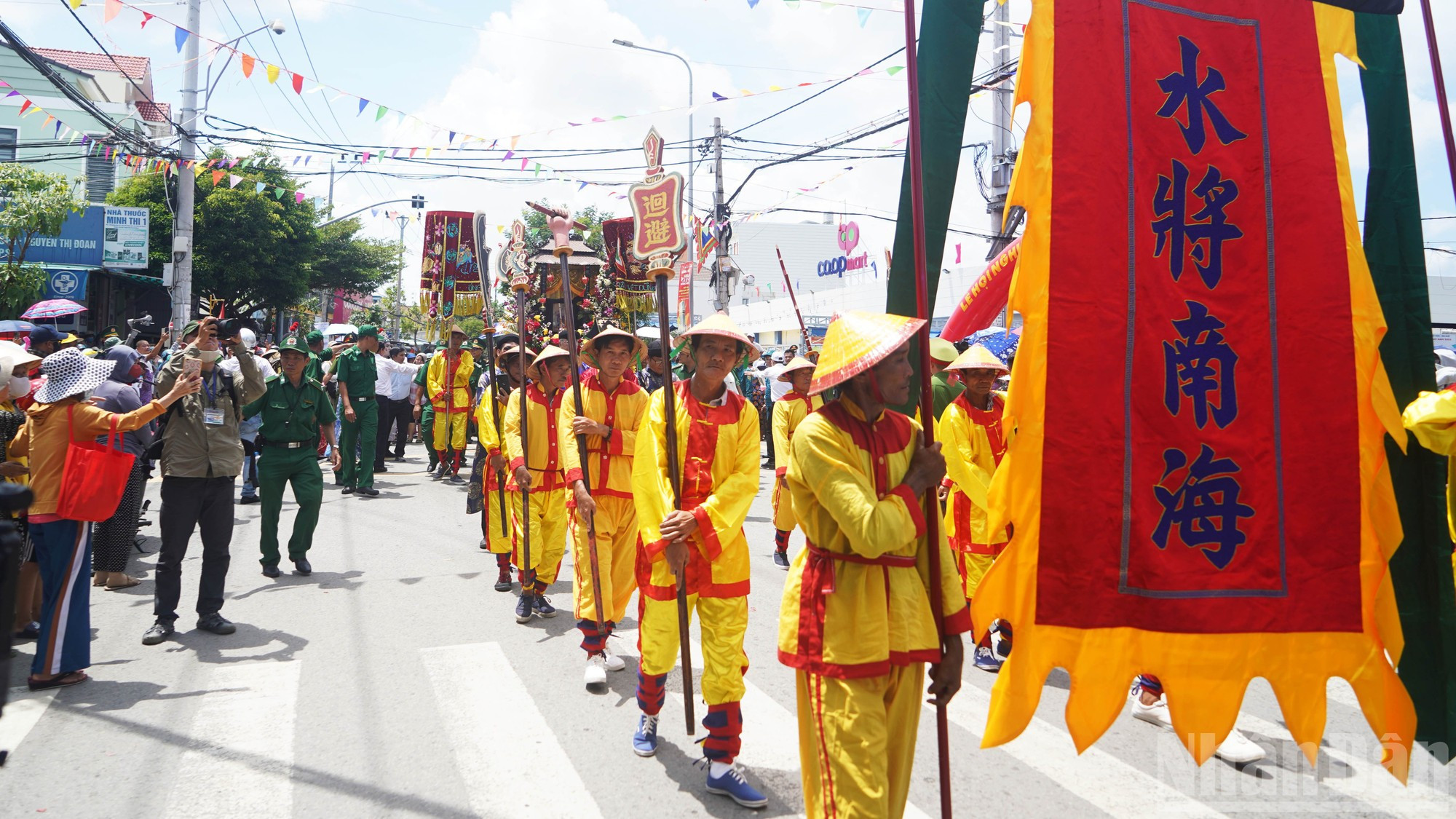 Desde su primera celebración en 1913, el Festival Nghinh Ong de Can Gio se ha convertido en una actividad espiritual y cultural estrechamente vinculada a la vida de los pescadores. En 2013, la festividad fue reconocida como Patrimonio Cultural Inmaterial de nivel nacional.