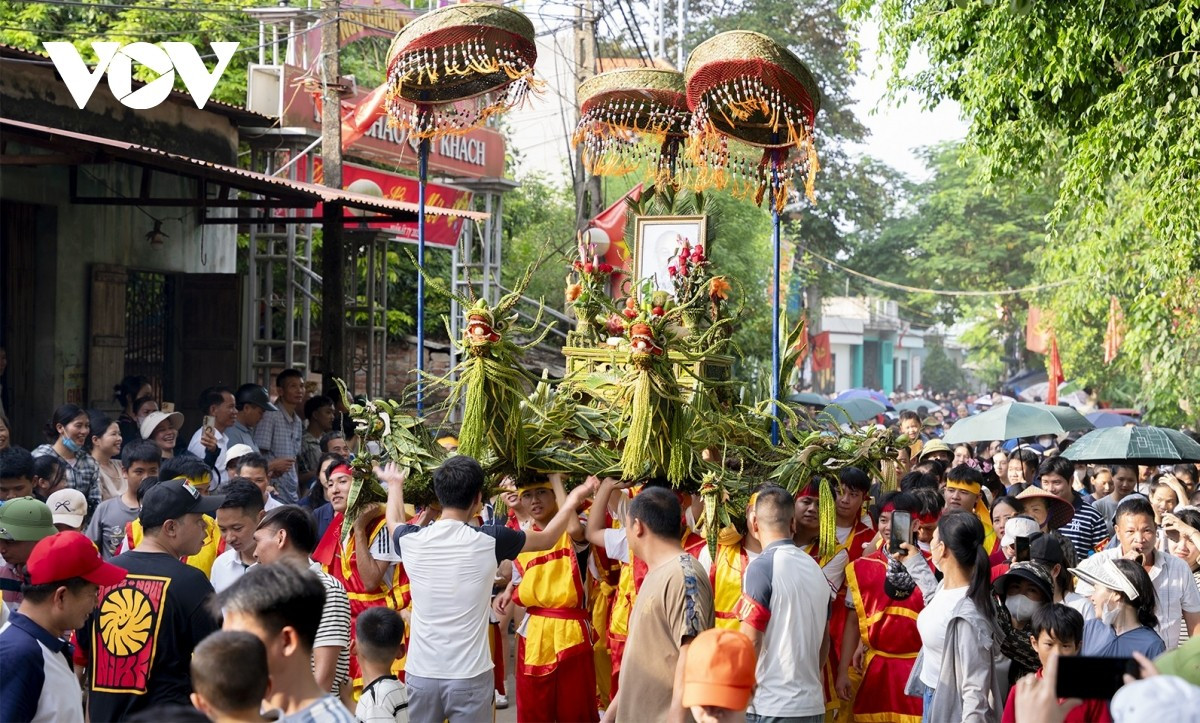 Las autoridades del Comité Popular de la comuna de Phu Nghia informaron que, cuando las condiciones lo permitan, la localidad organizará un concurso de palanquines de hojas a nivel comunal para restaurar y promover las tradiciones culturales. 13.jpg